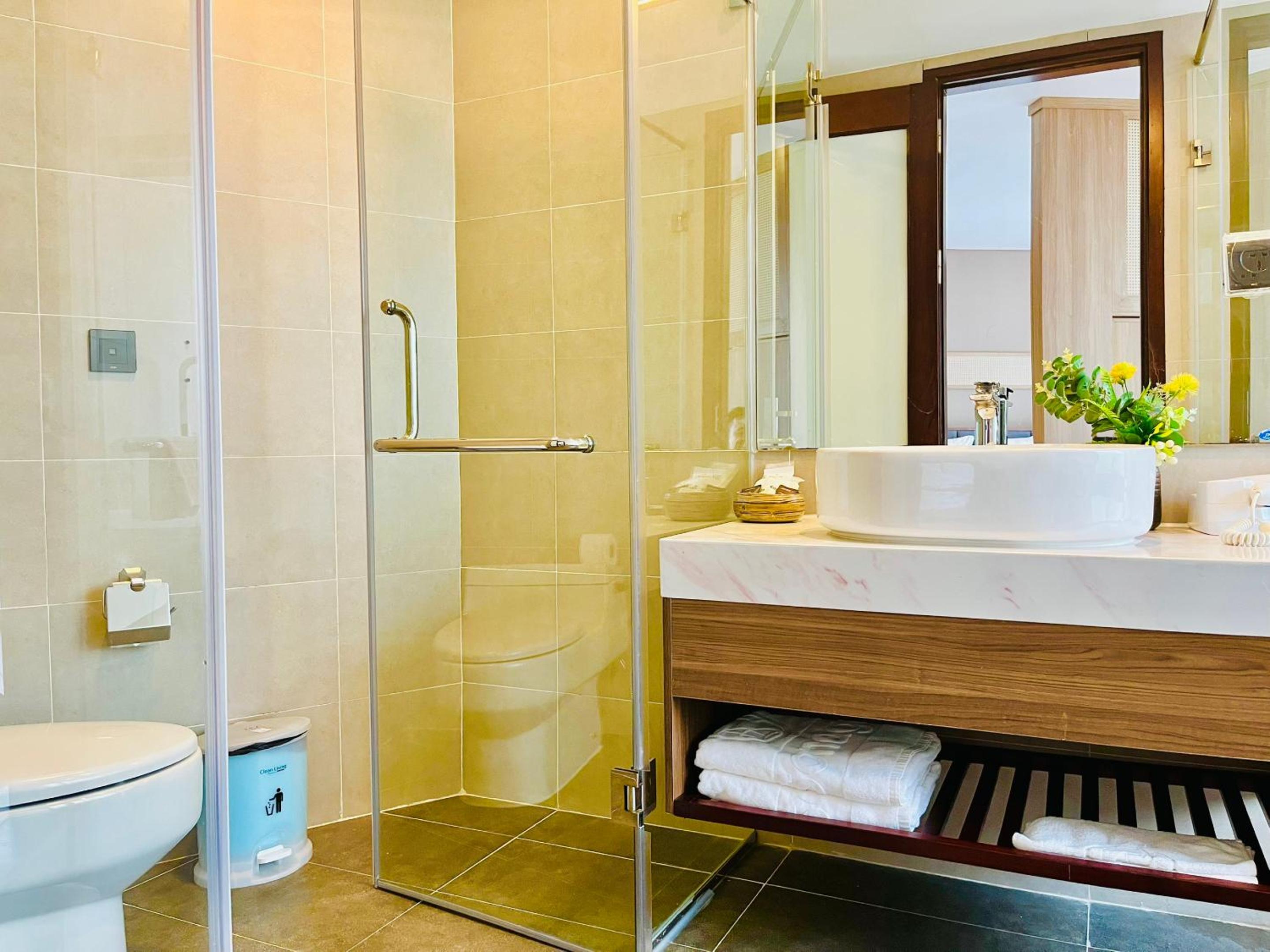 One-Bedroom Penthouse with Private Pool - Photo 12
