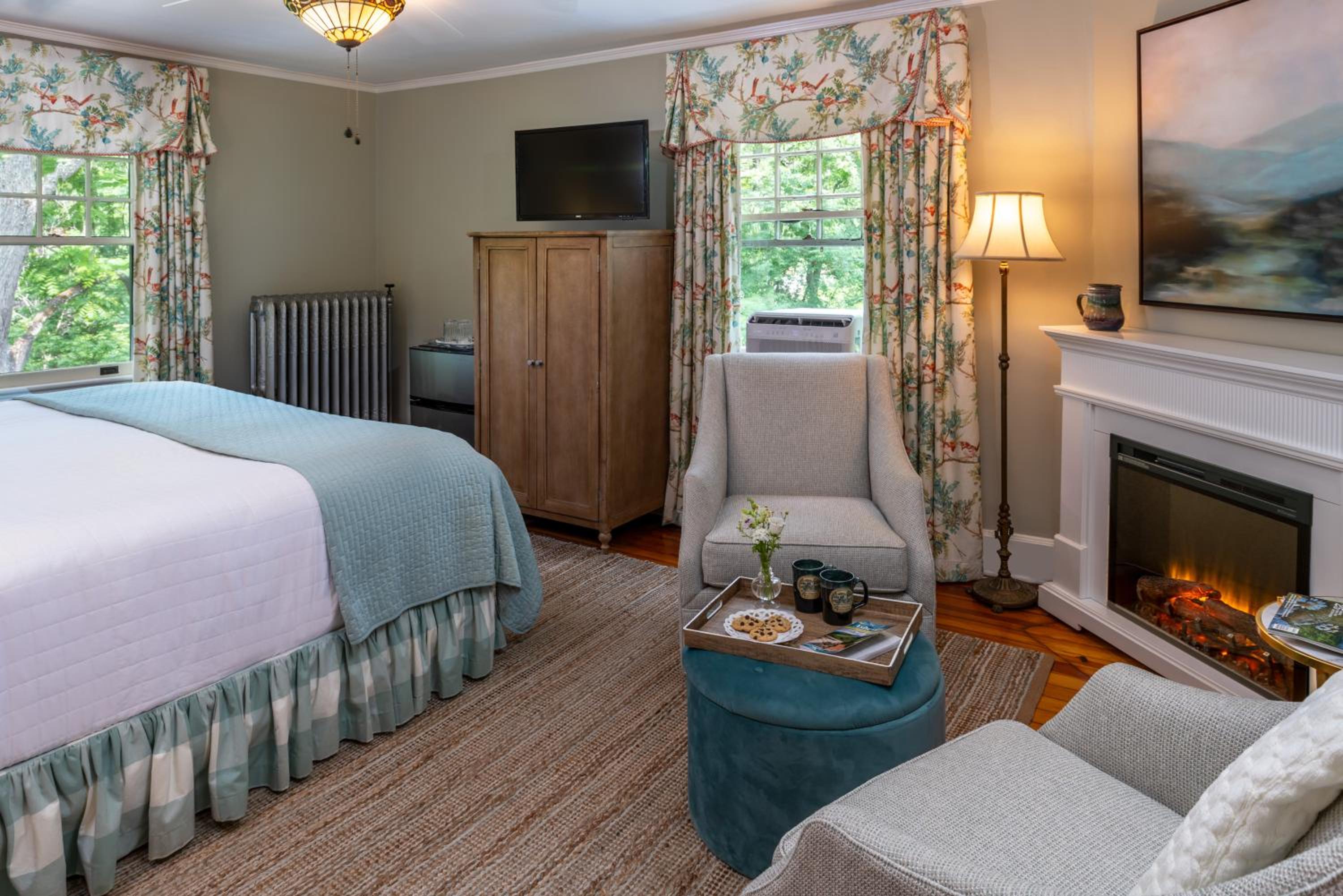 Standard King Room photo 2