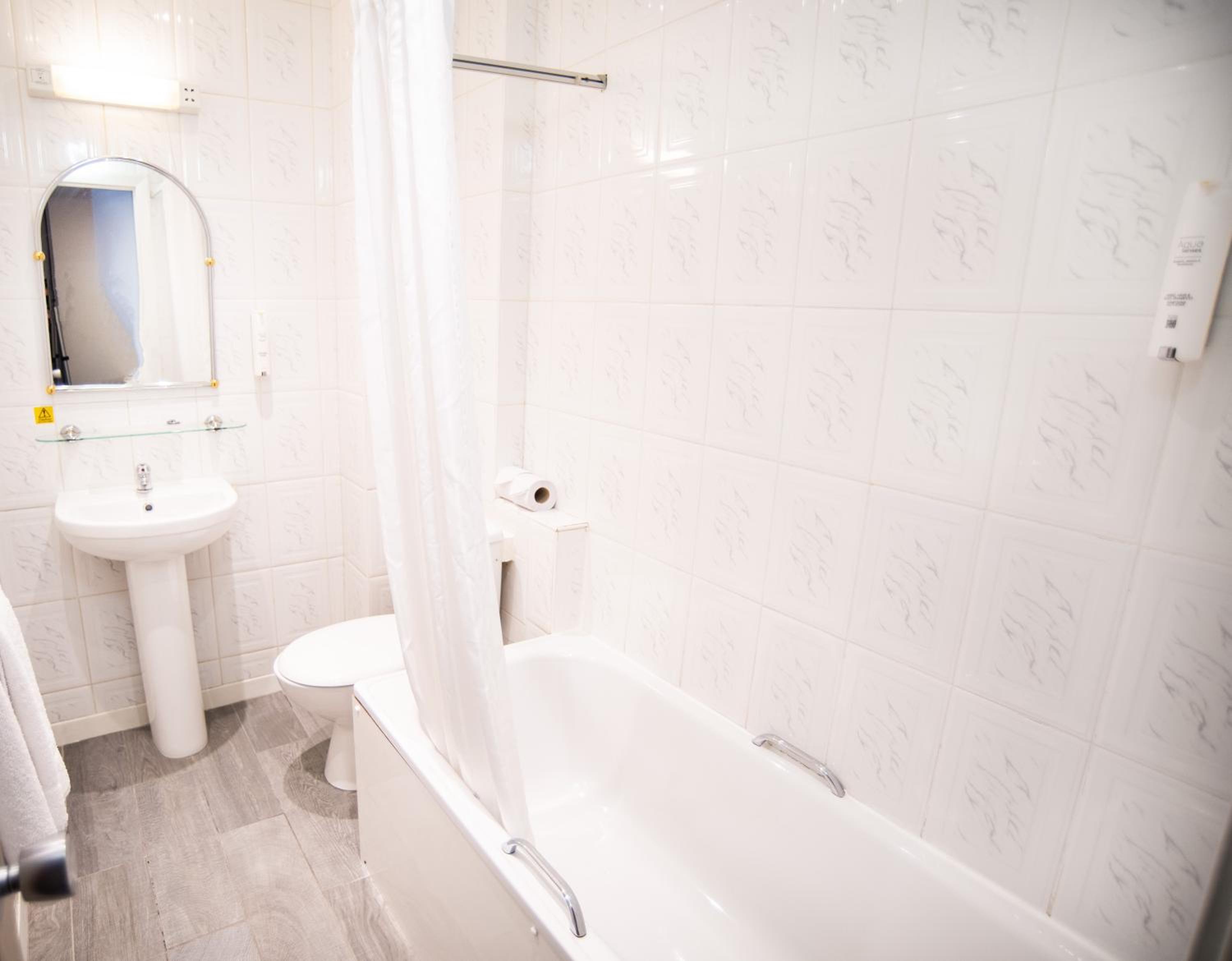 Standard Double Room - Photo 14