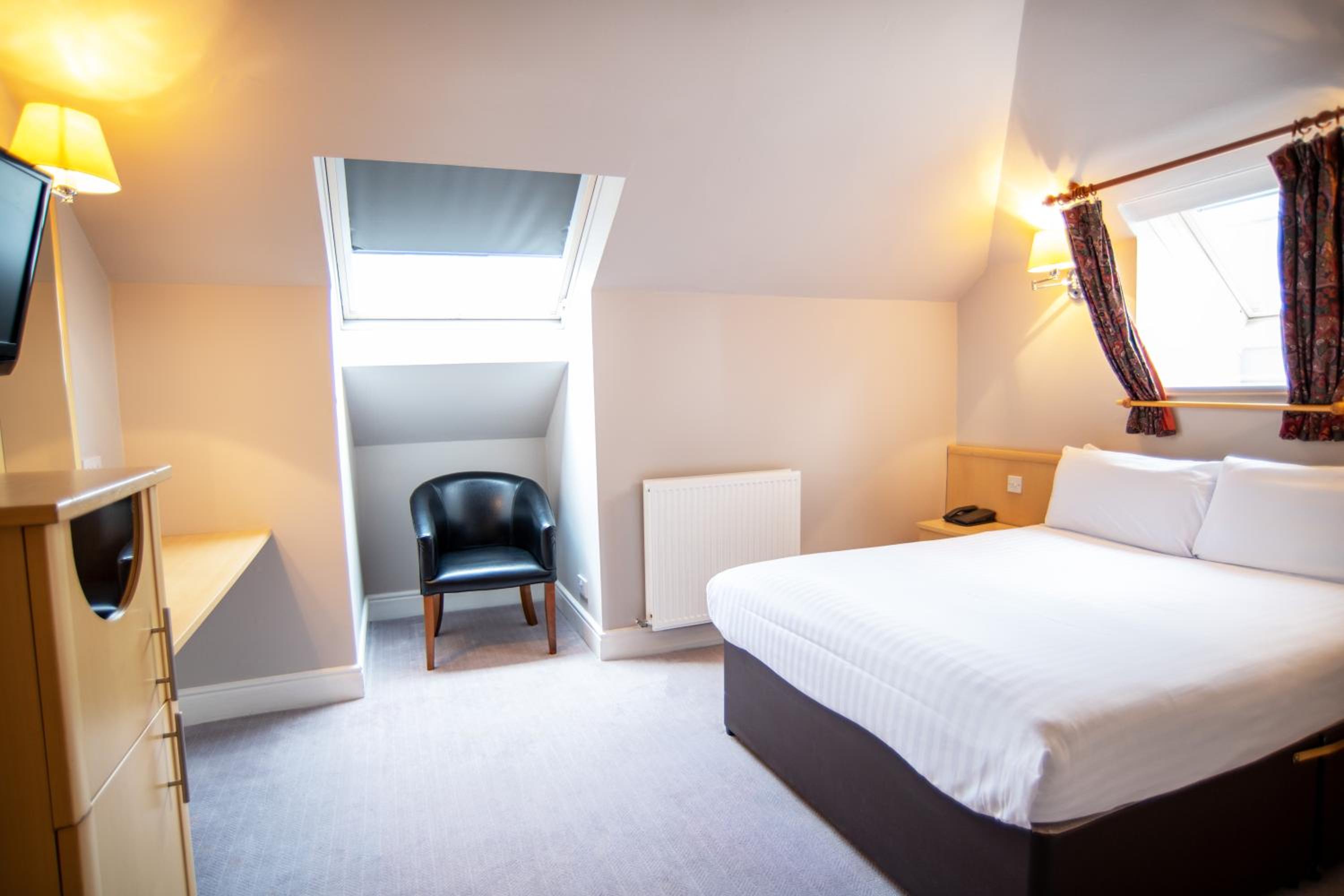 Standard Double Room - Photo 2