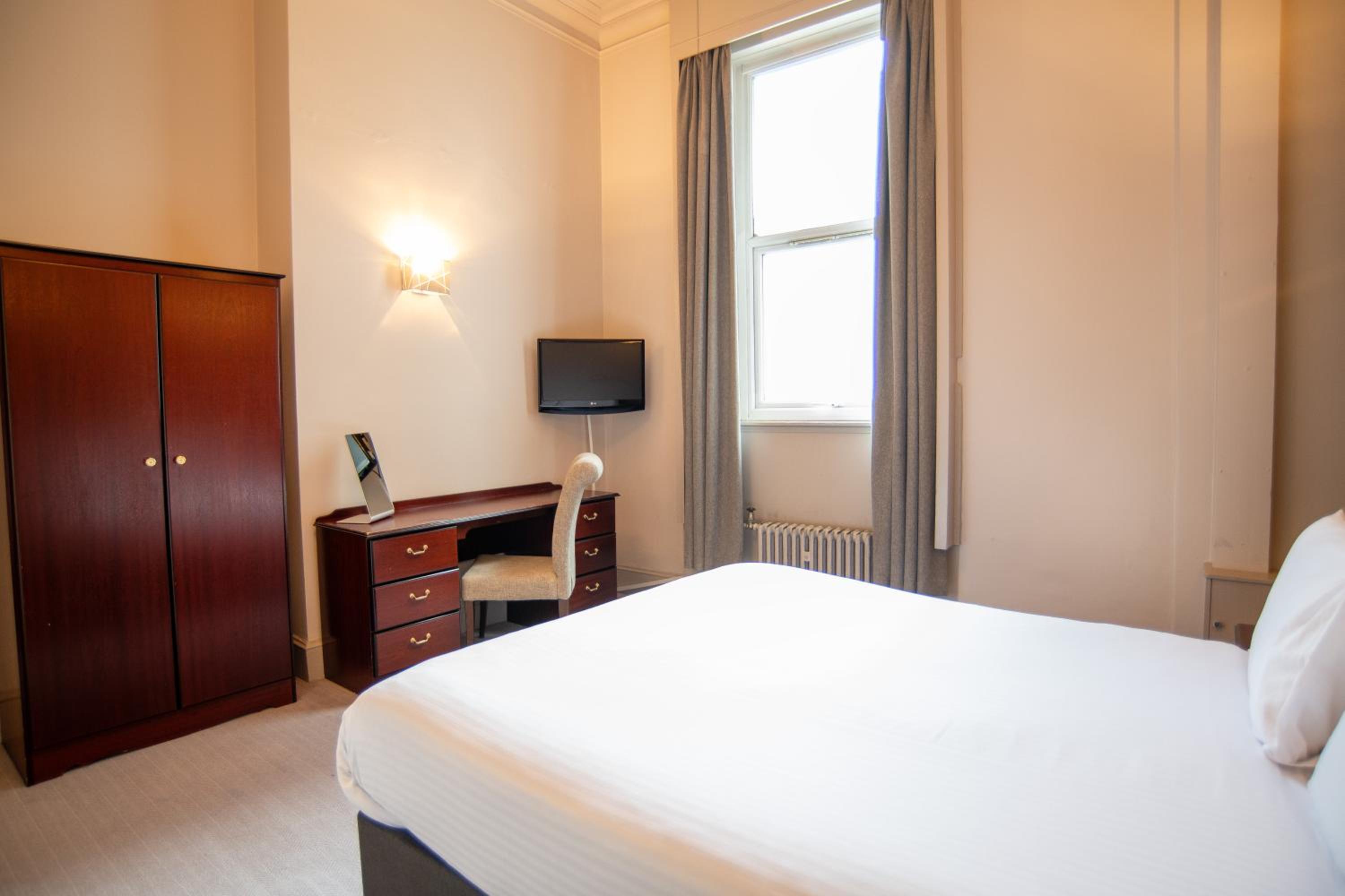 Standard Double Room - Photo 6