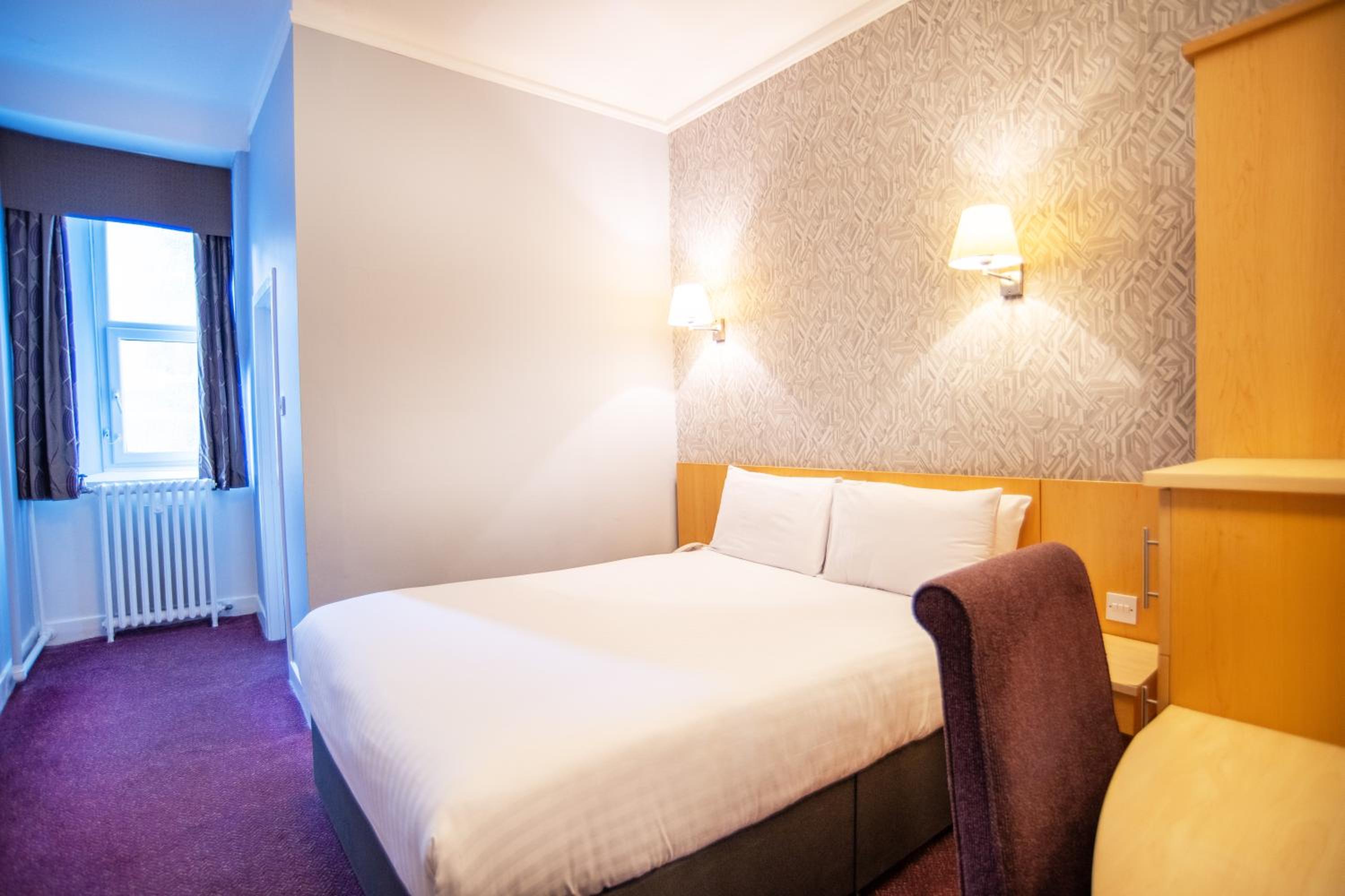 Standard Double Room - Photo 7