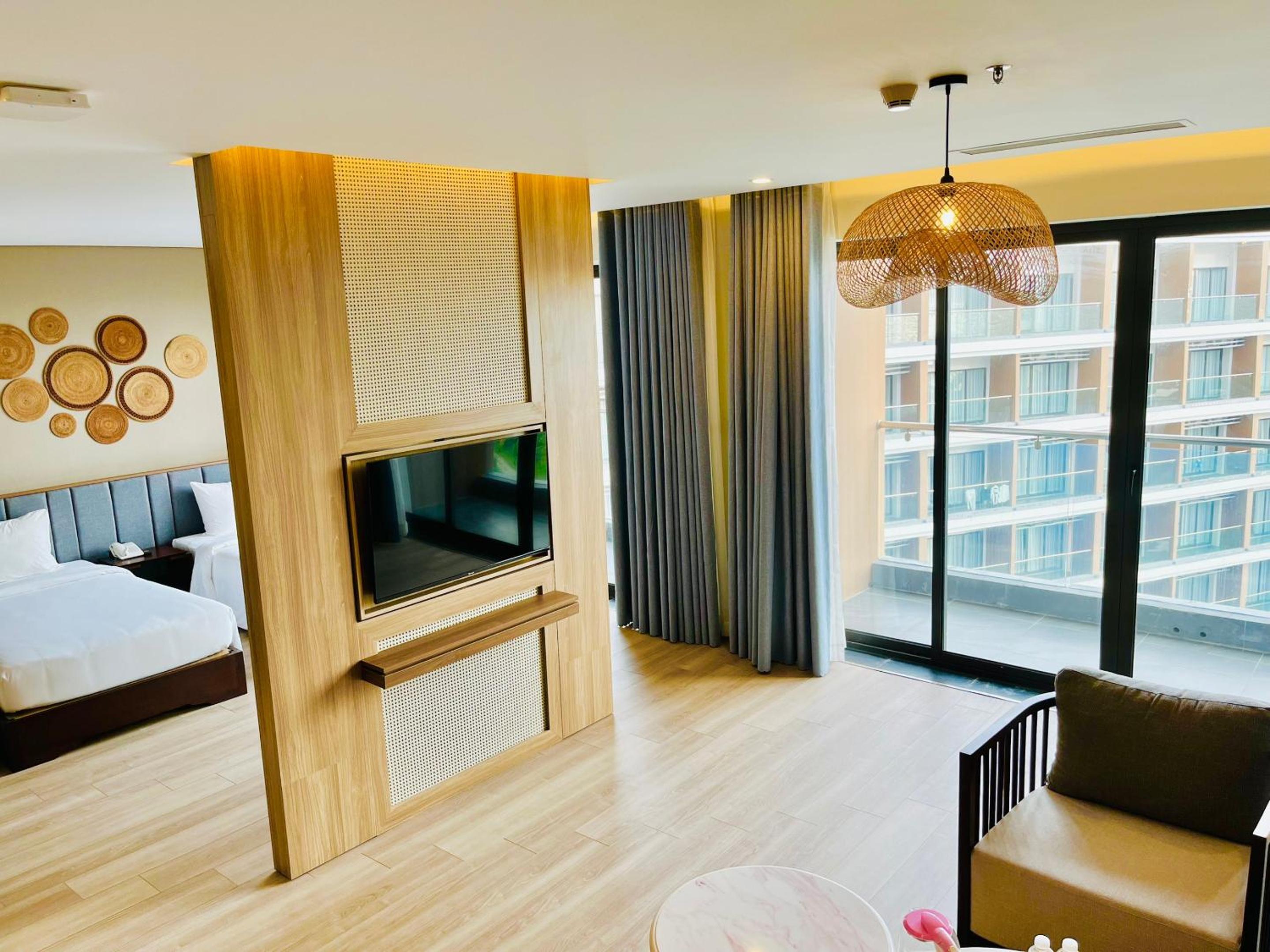 Two-Bedroom Penthouse with Private Pool - Photo 18