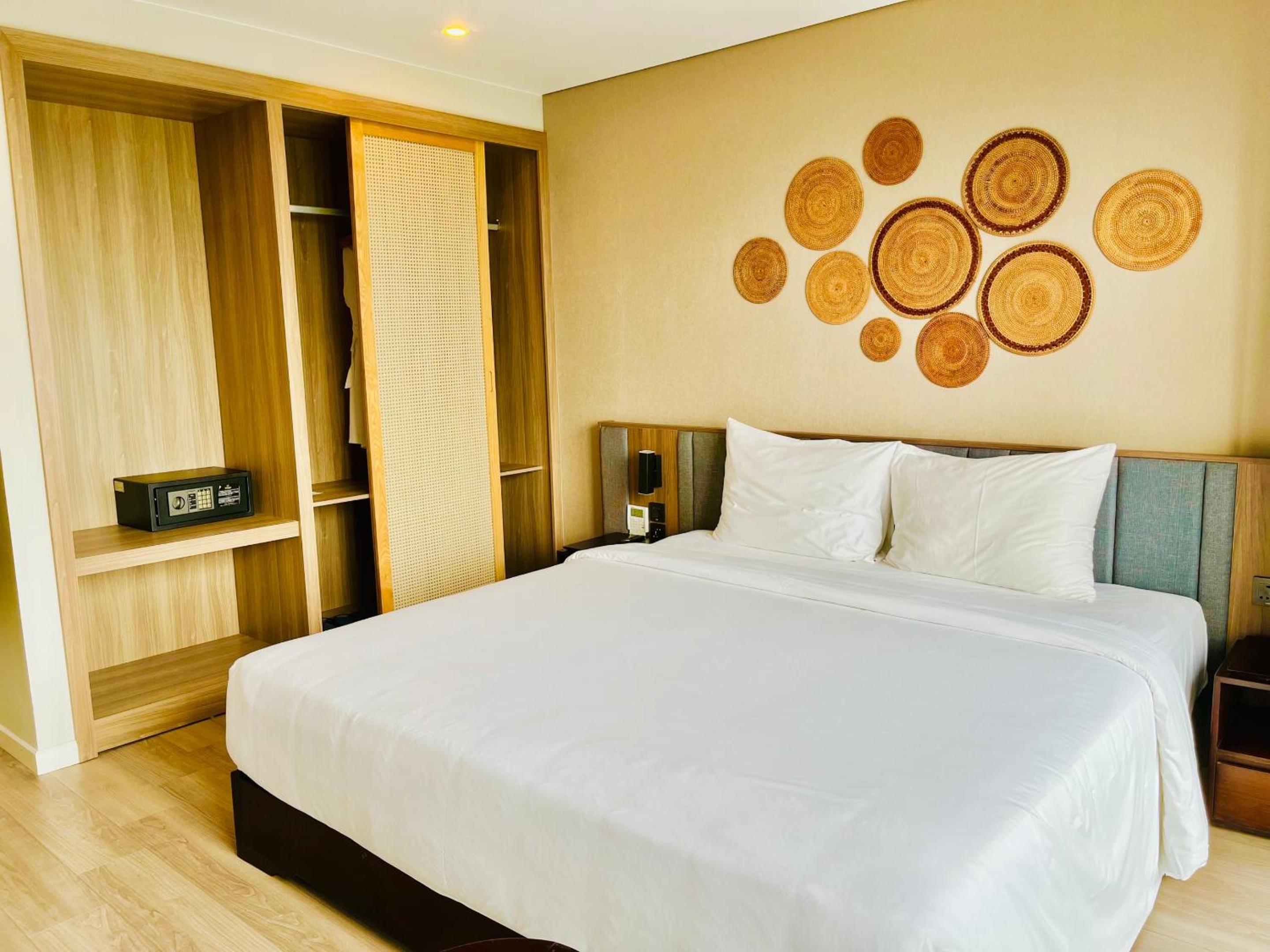 Two-Bedroom Penthouse with Private Pool - Photo 15