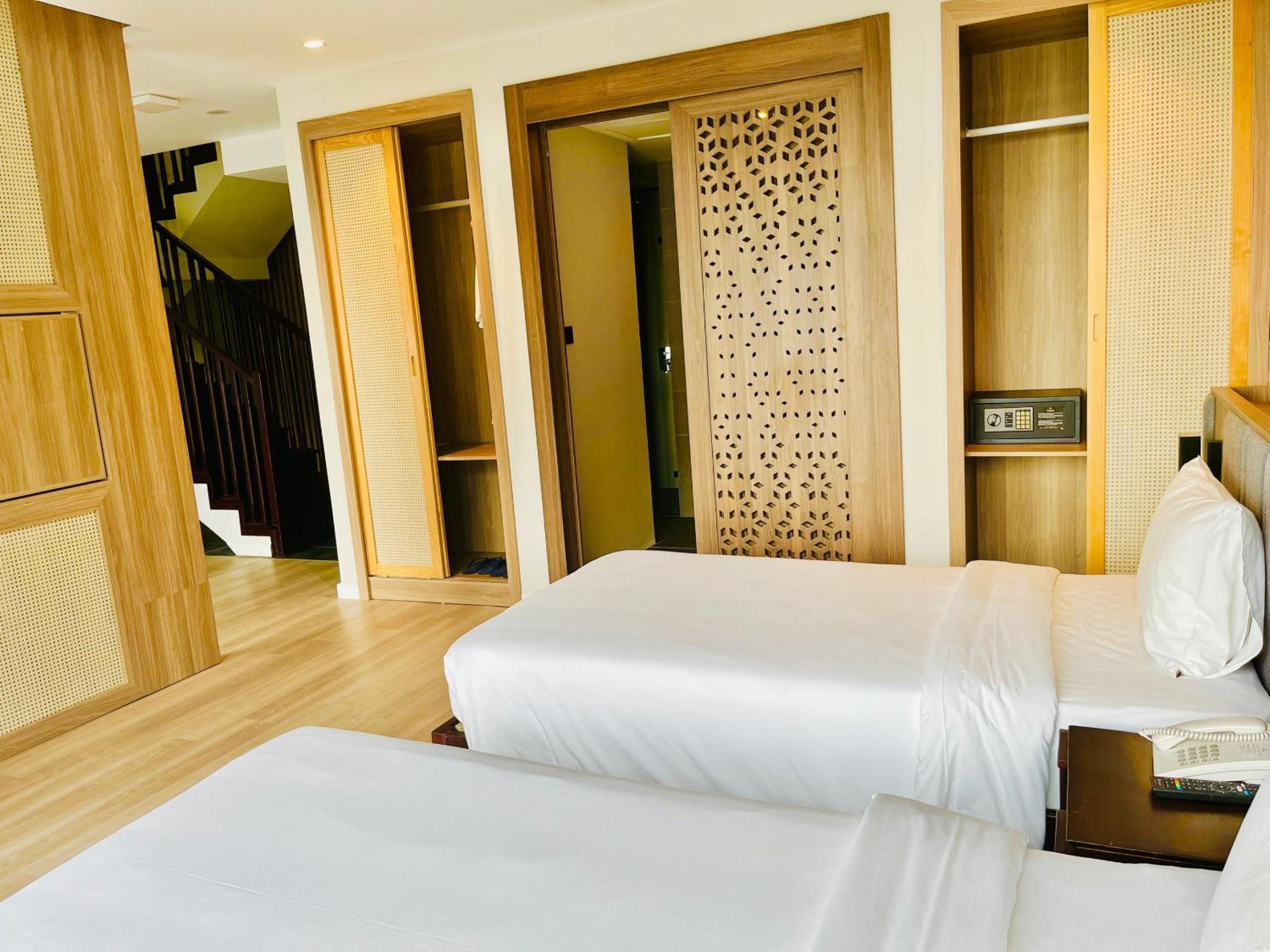 Two-Bedroom Penthouse with Private Pool - Photo 4