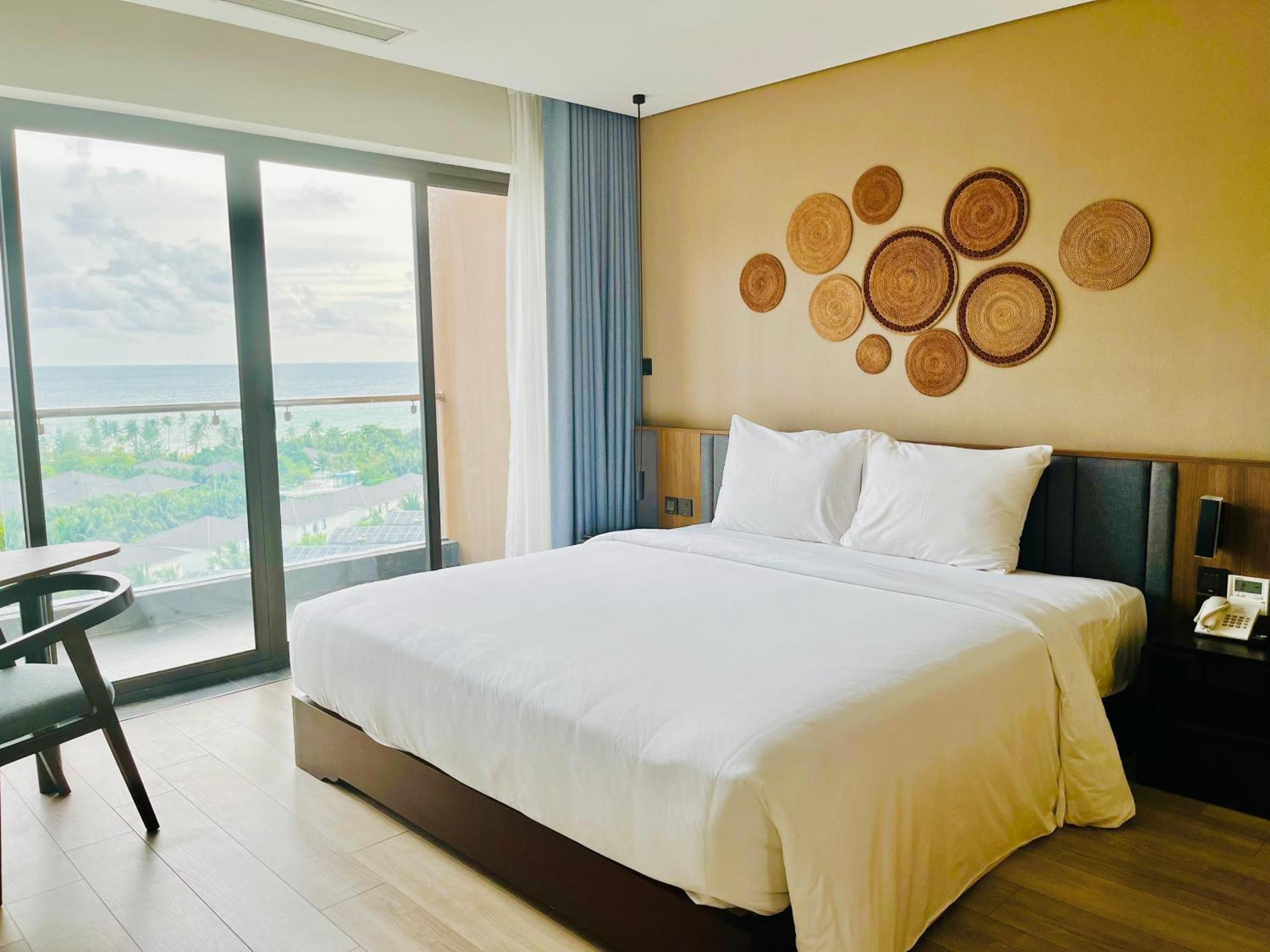 Two-Bedroom Penthouse with Private Pool - Photo 9