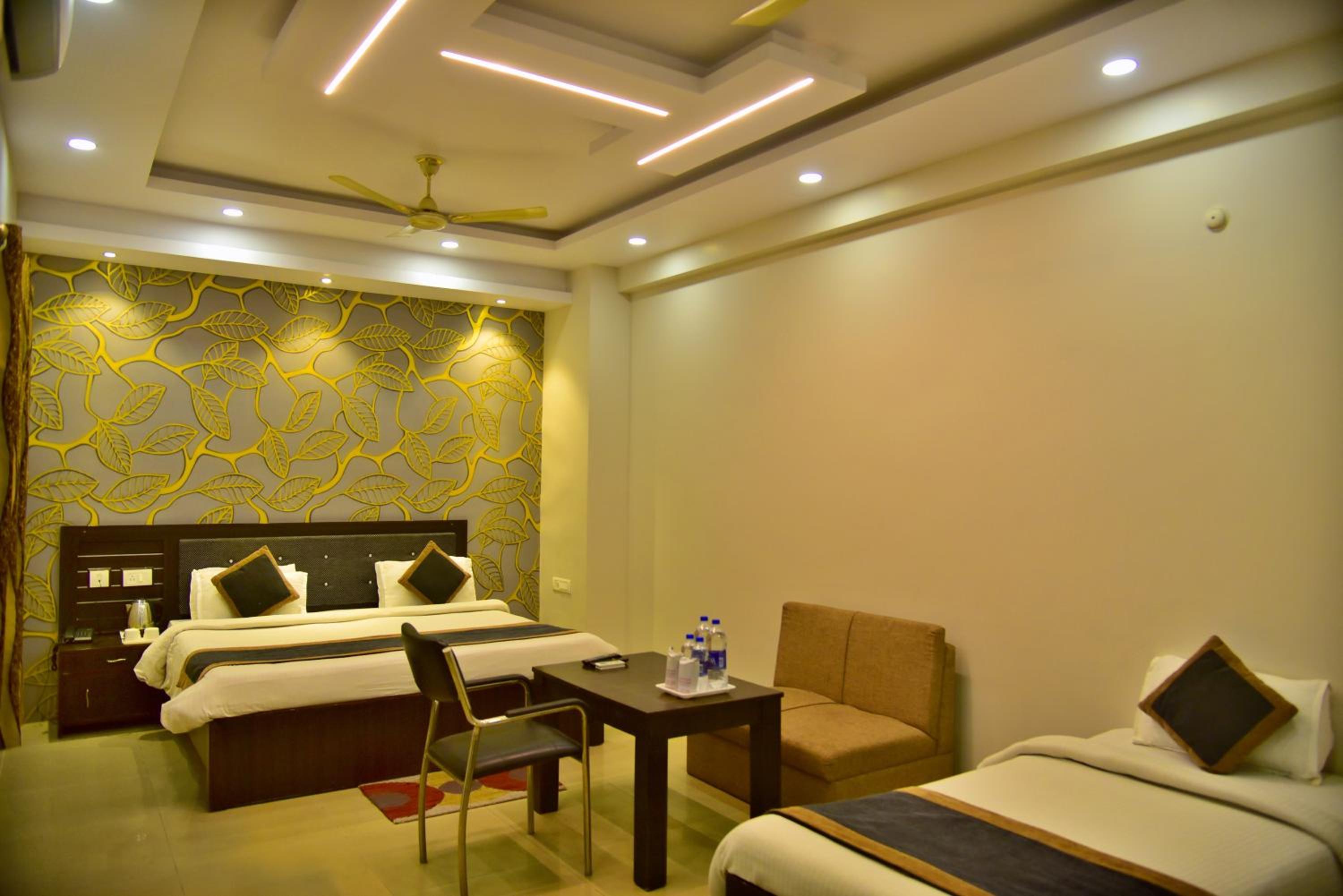 Suite - Photo 8