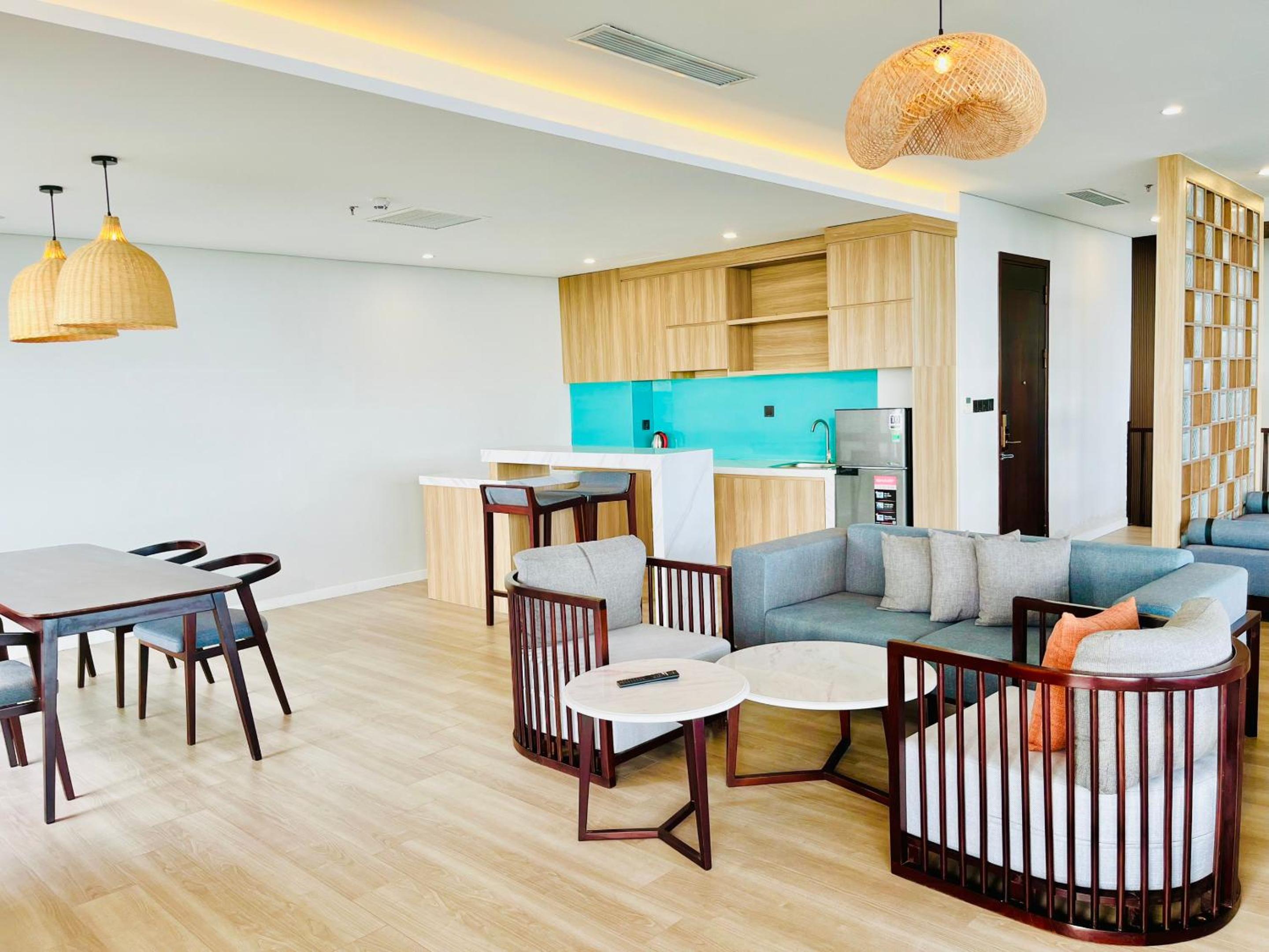 Three-Bedroom Penthouse with Private Pool - Photo 10