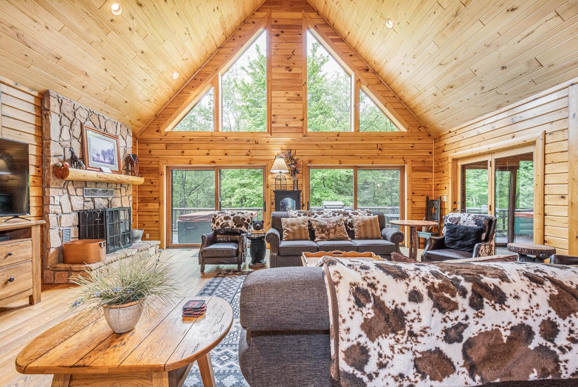 Six-Bedroom House photo 1