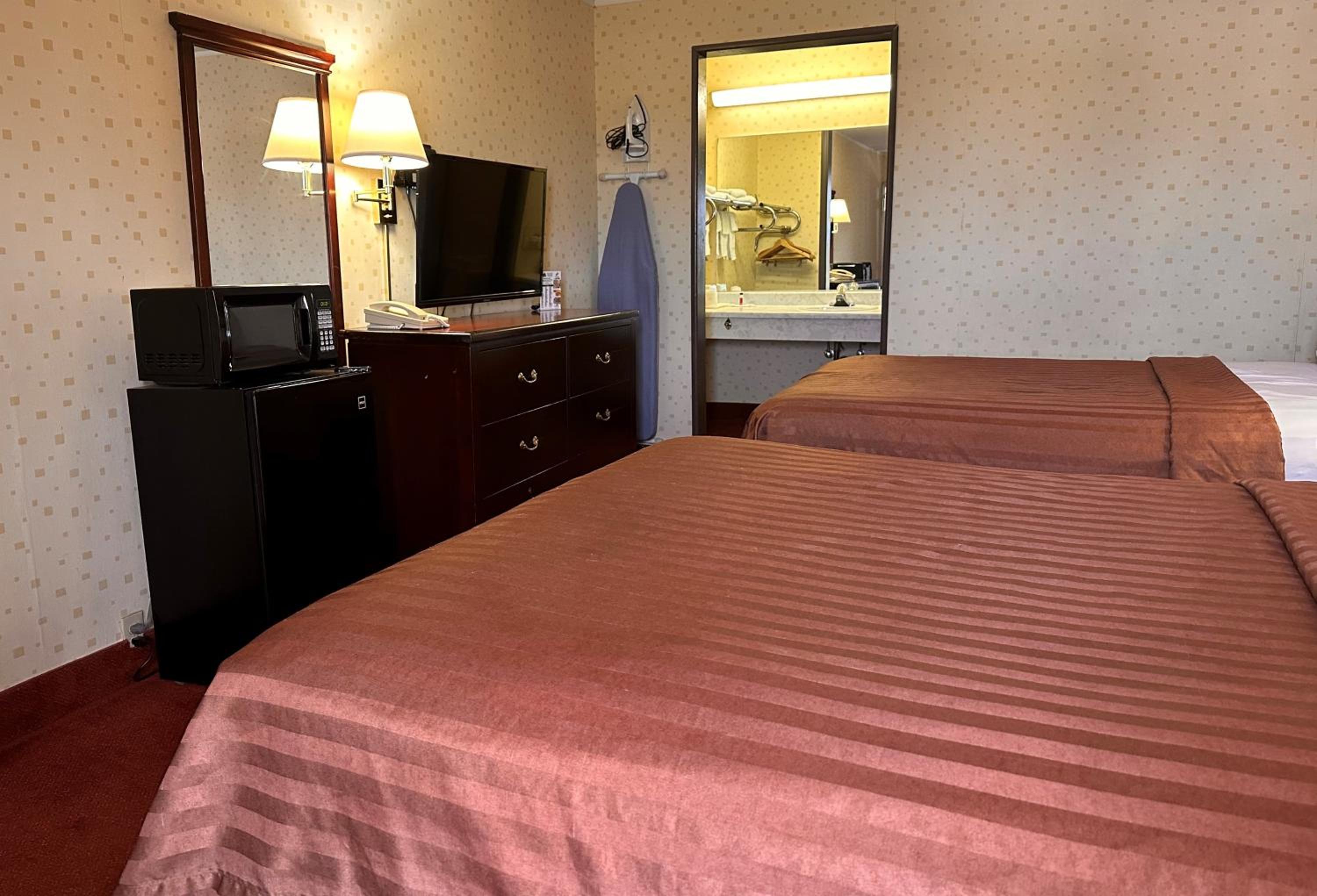 Double Room with Two Double Beds - Non-Smoking - Photo 4