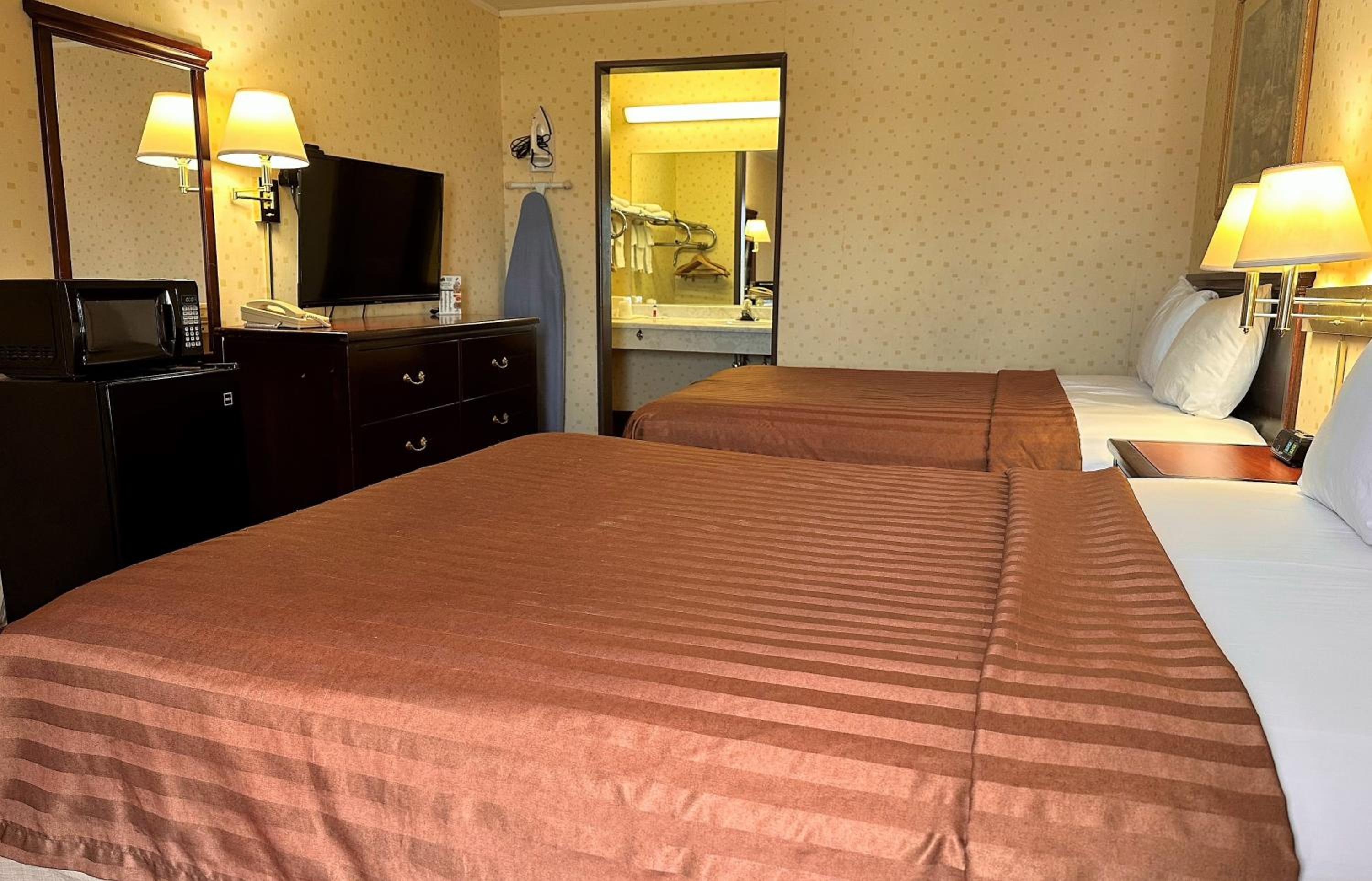 Double Room with Two Double Beds - Non-Smoking - Photo 6