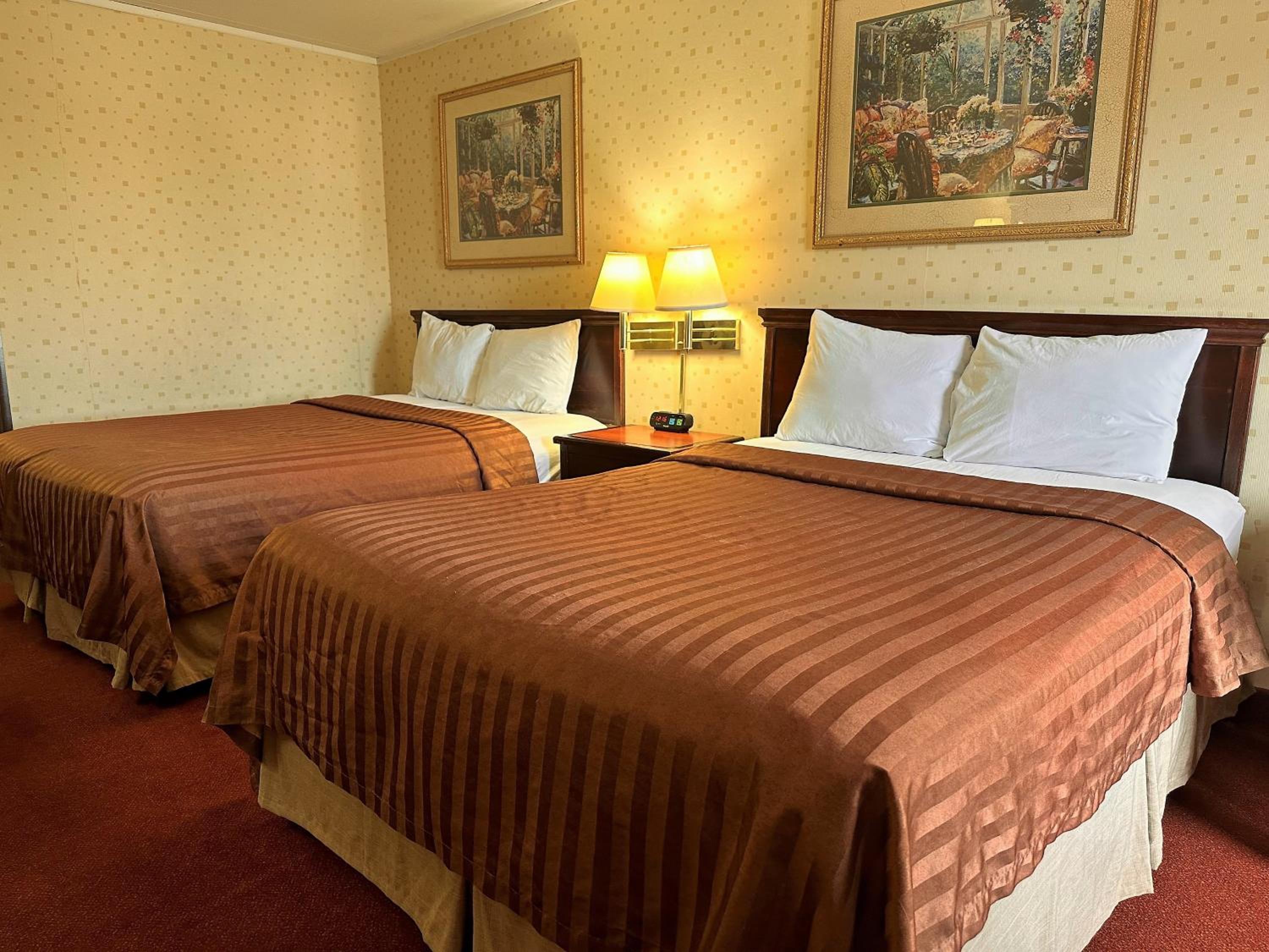 Double Room with Two Double Beds - Non-Smoking - Photo 1