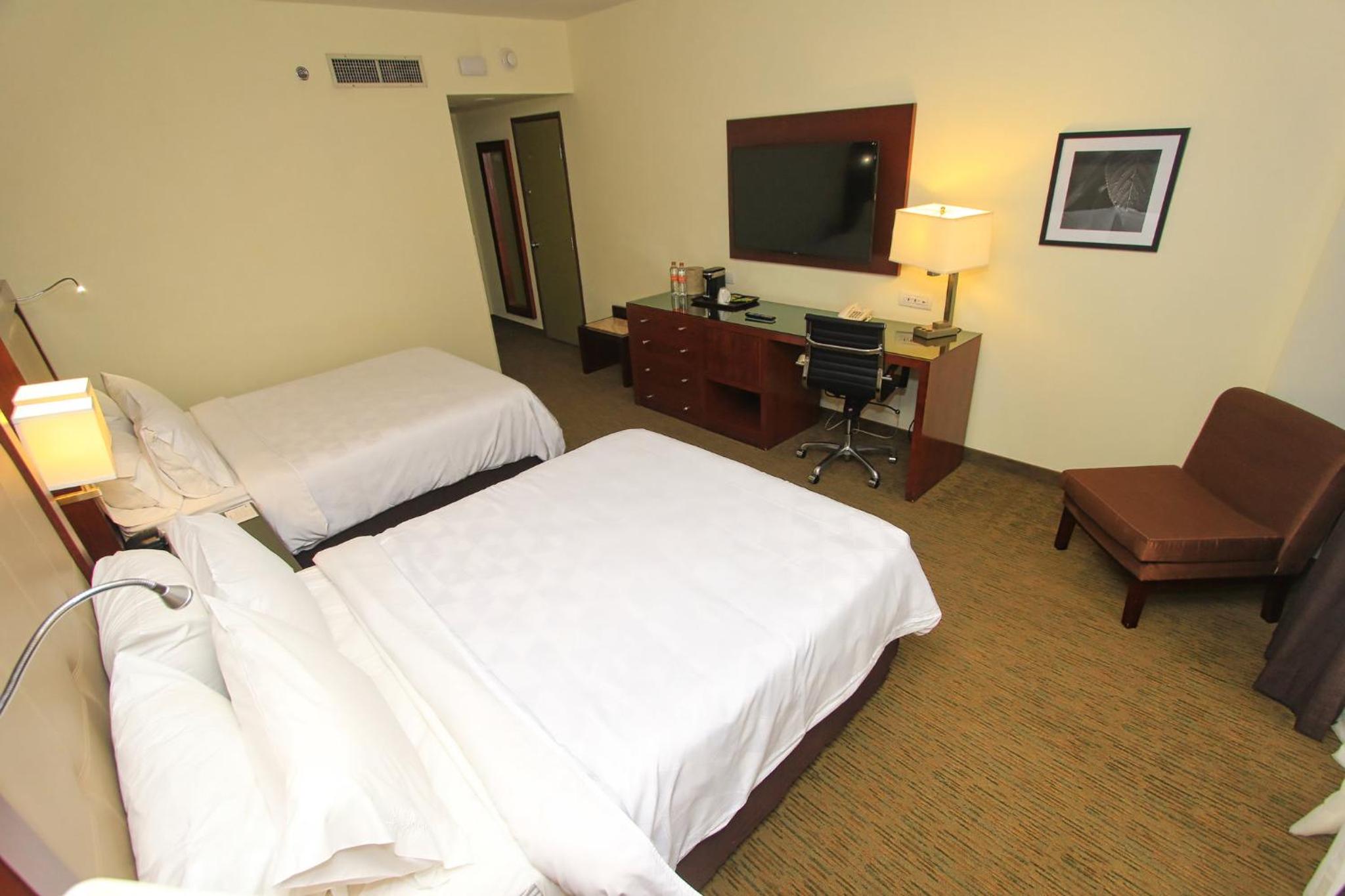 Standard Double Room with Two Double Beds - Photo 5