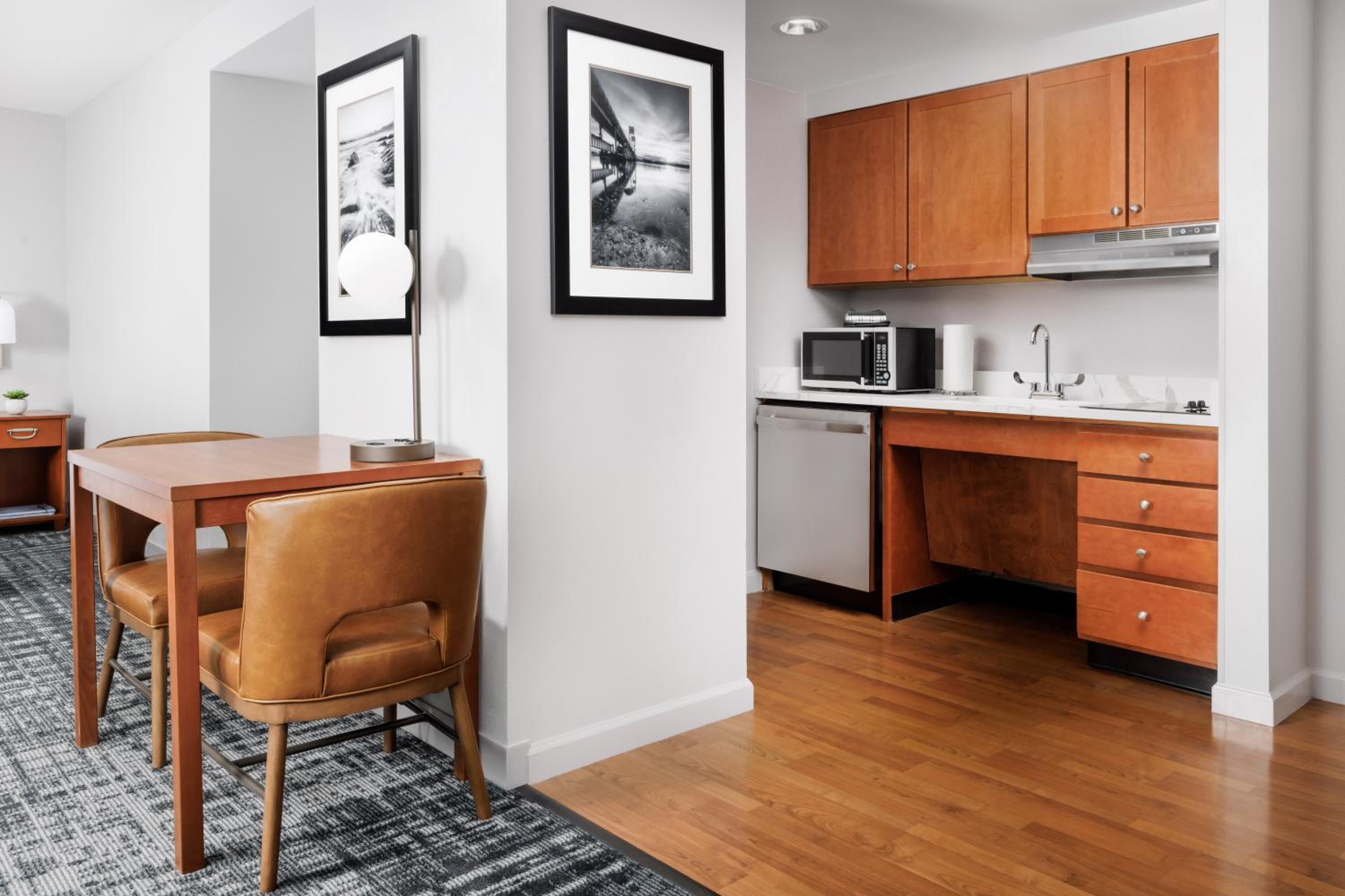 Queen Studio Suite - Mobility Accessible - Photo 6