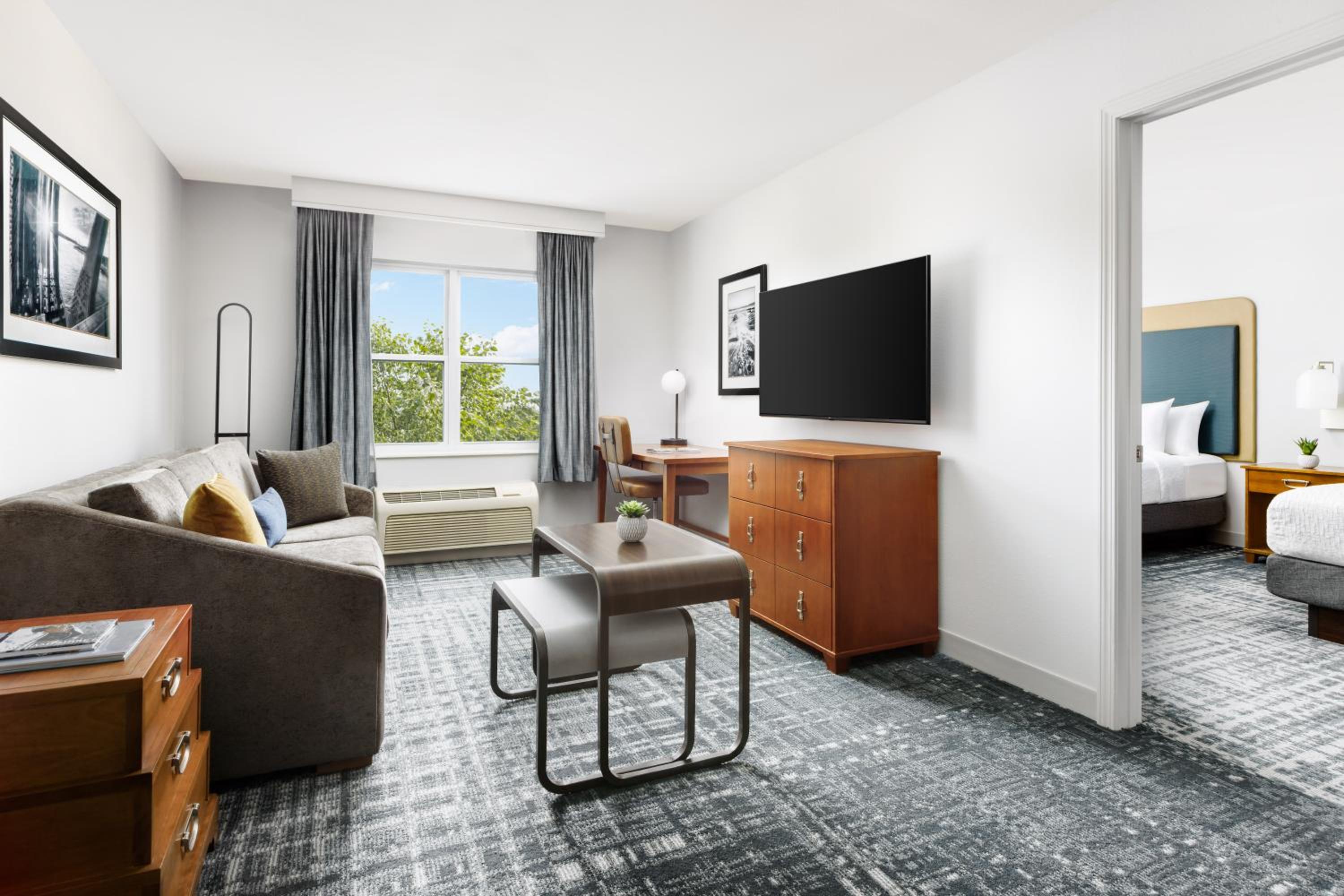 1 Bedroom Suite with Two Queen Beds -Non-Smoking - Photo 14