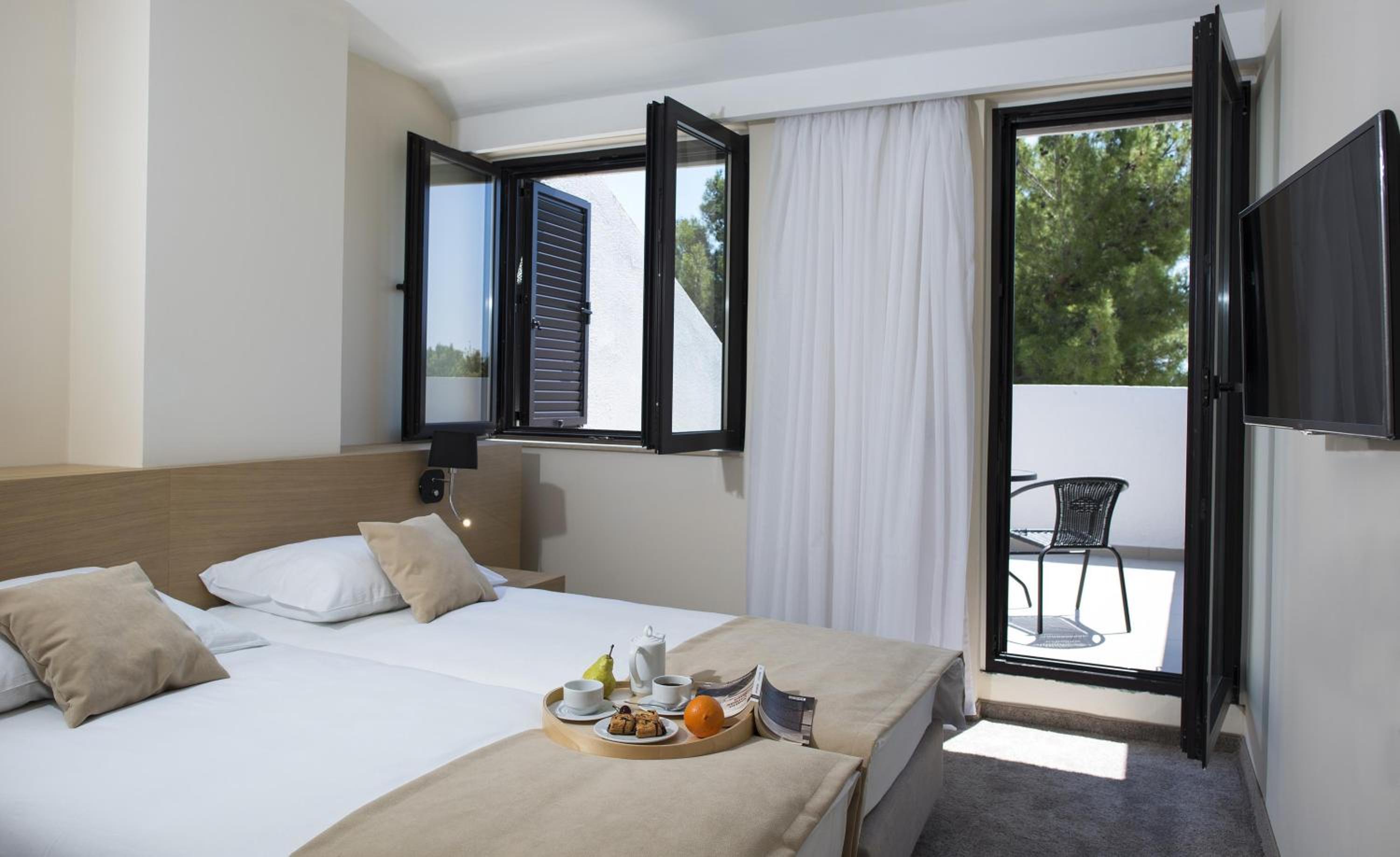 Comfort Double Room with Balcony - Photo 5
