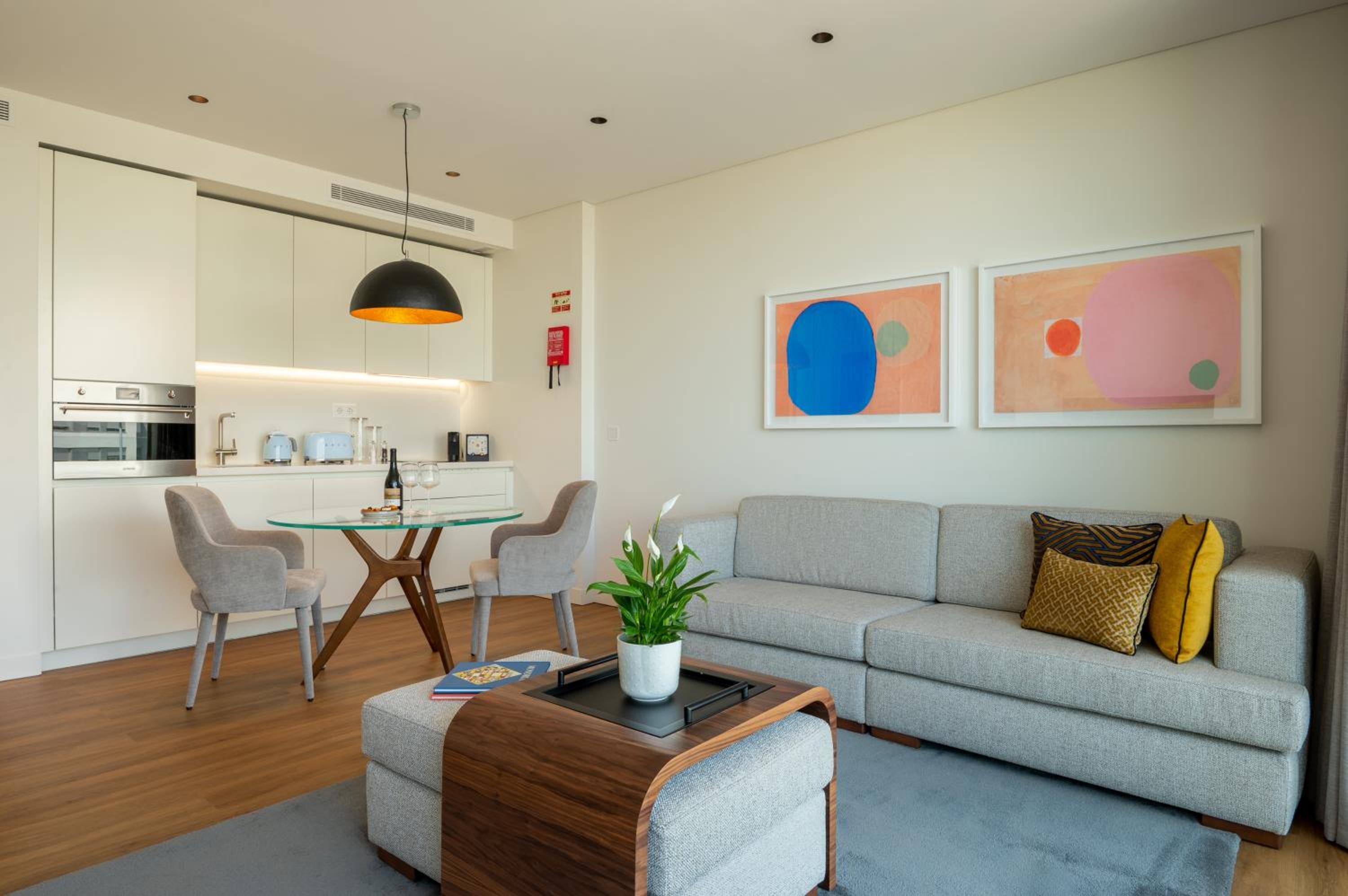 One-Bedroom Apartment - Photo 4