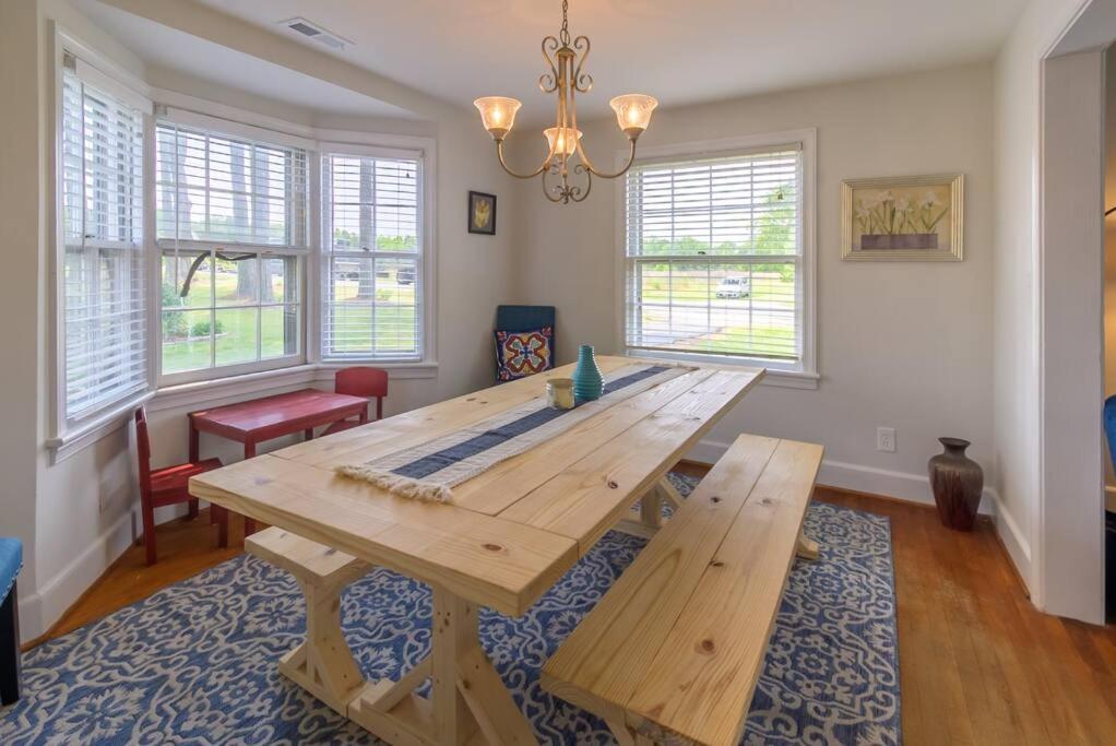 Three-Bedroom House photo 2