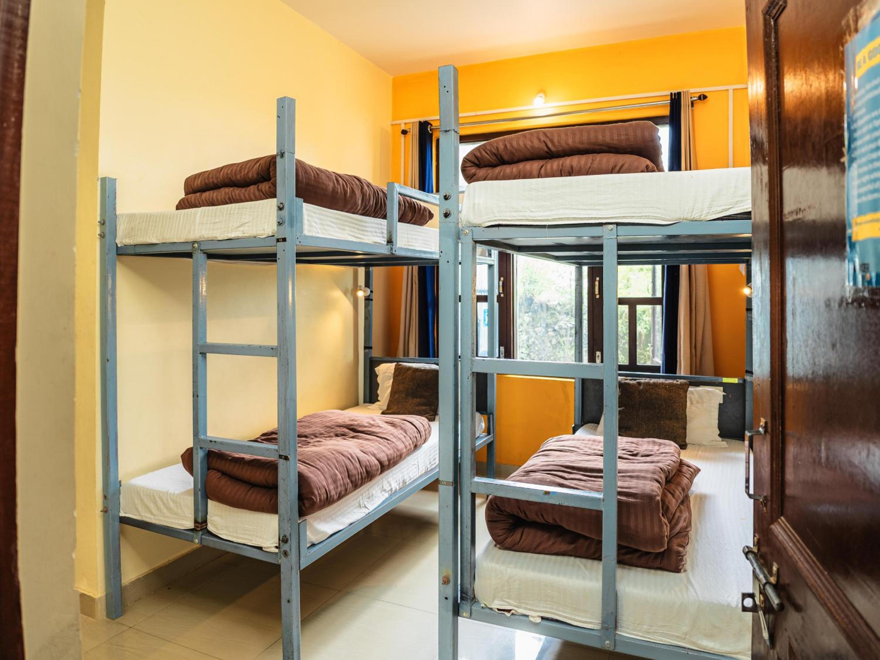 Bed in 4-Bed Mixed Dormitory Room photo 2