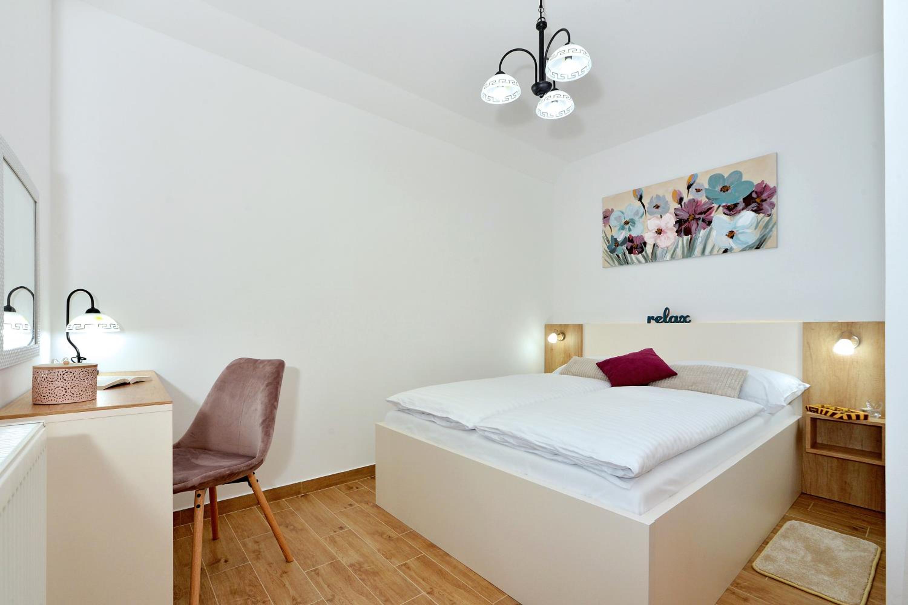 One-Bedroom Apartment photo 3