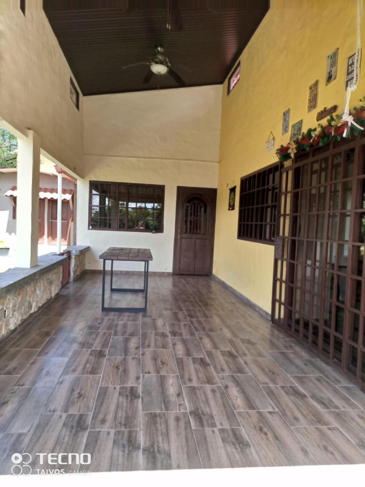 Four-Bedroom Vacation Home photo 2