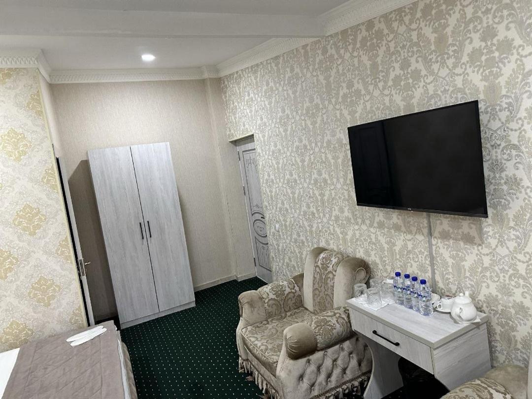 Family Room - Photo 9