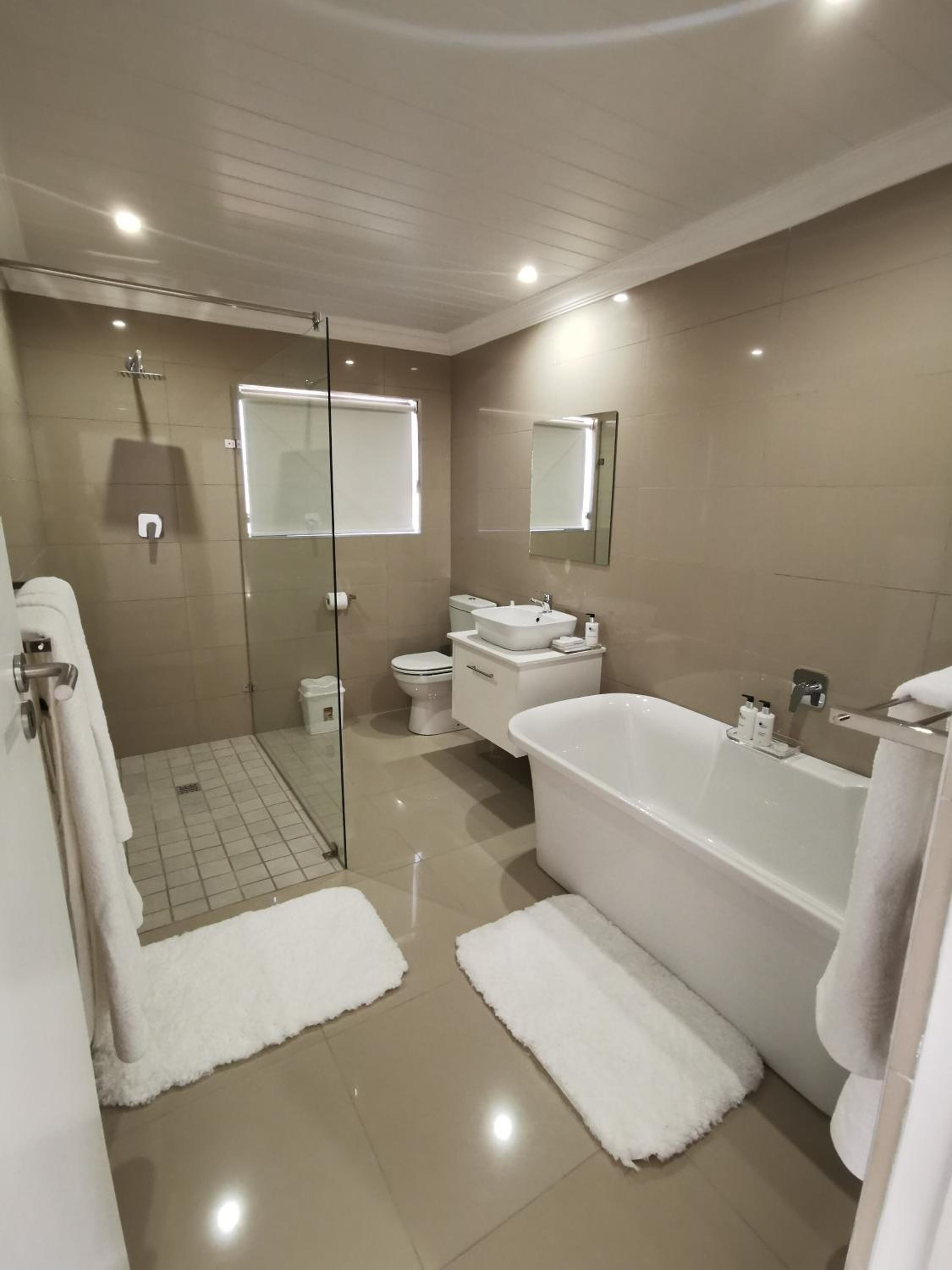 Luxury Suite photo 2