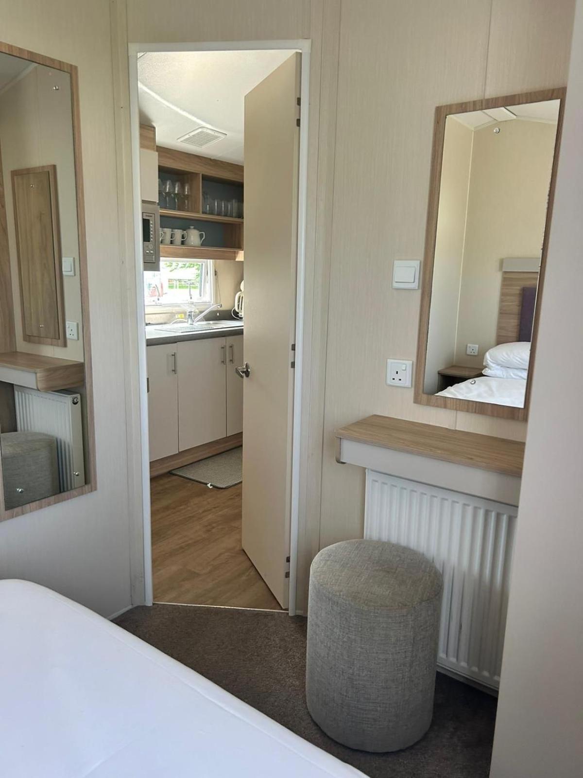 Mobile Home photo 1