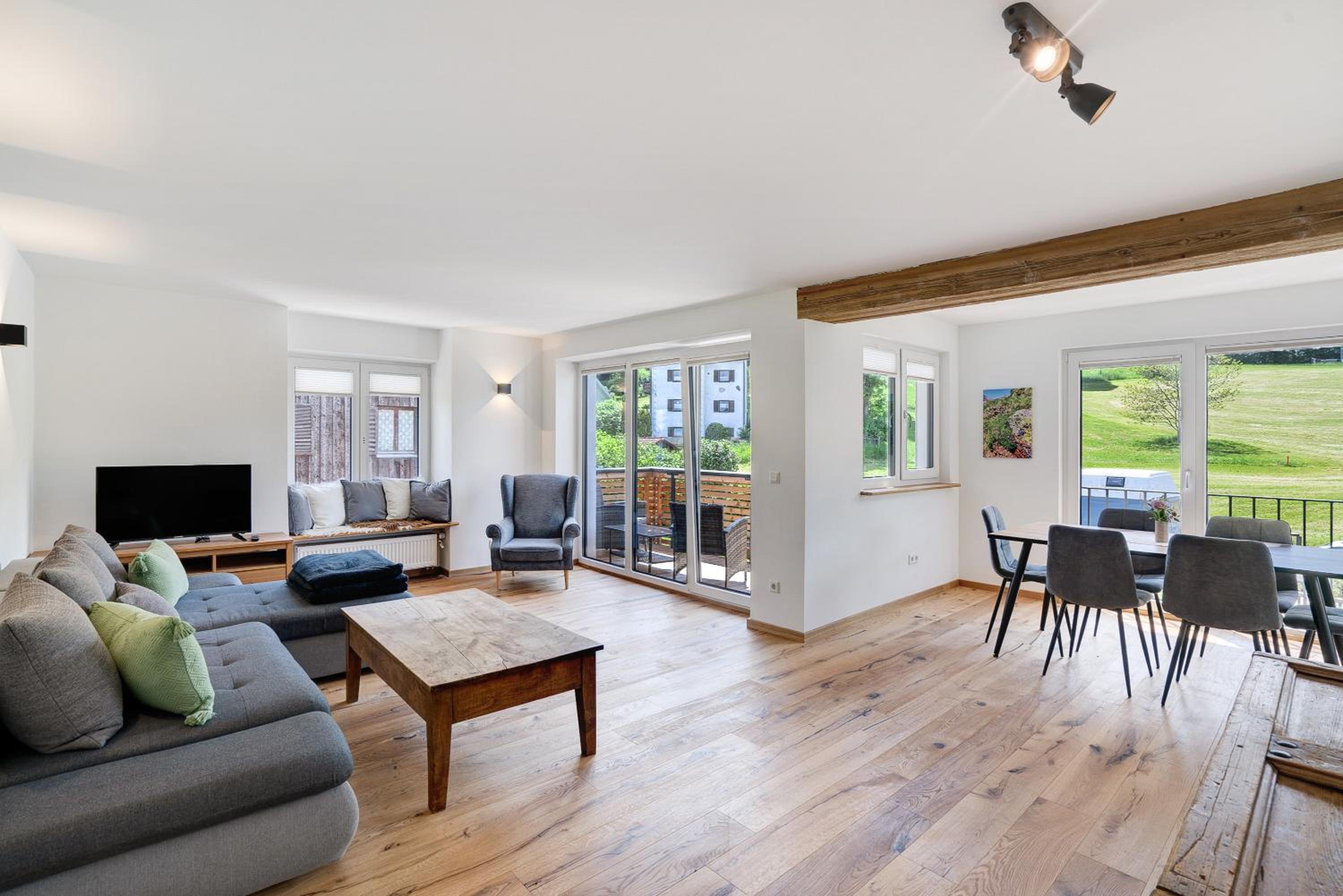 Two-Bedroom Deluxe Apartment with Garden View