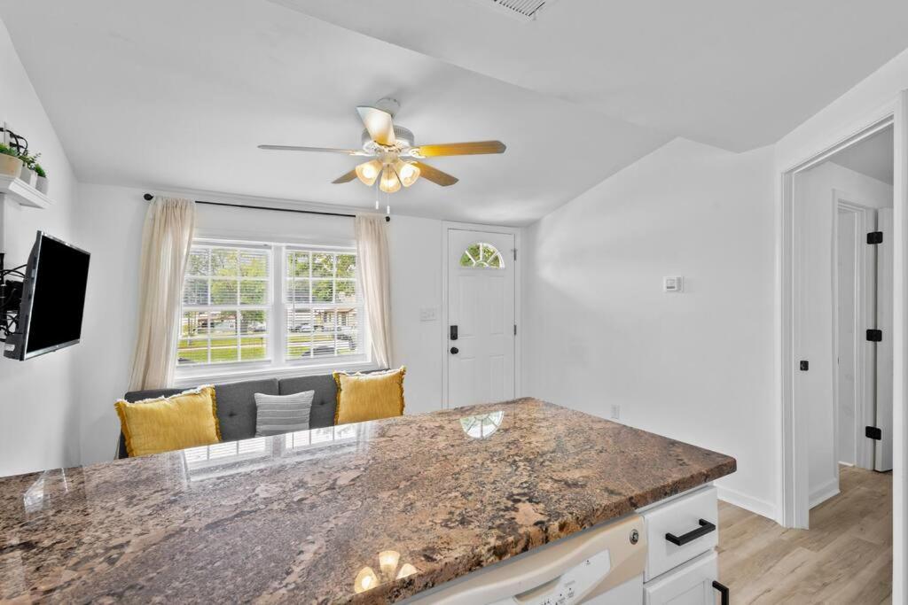 One-Bedroom House photo 2