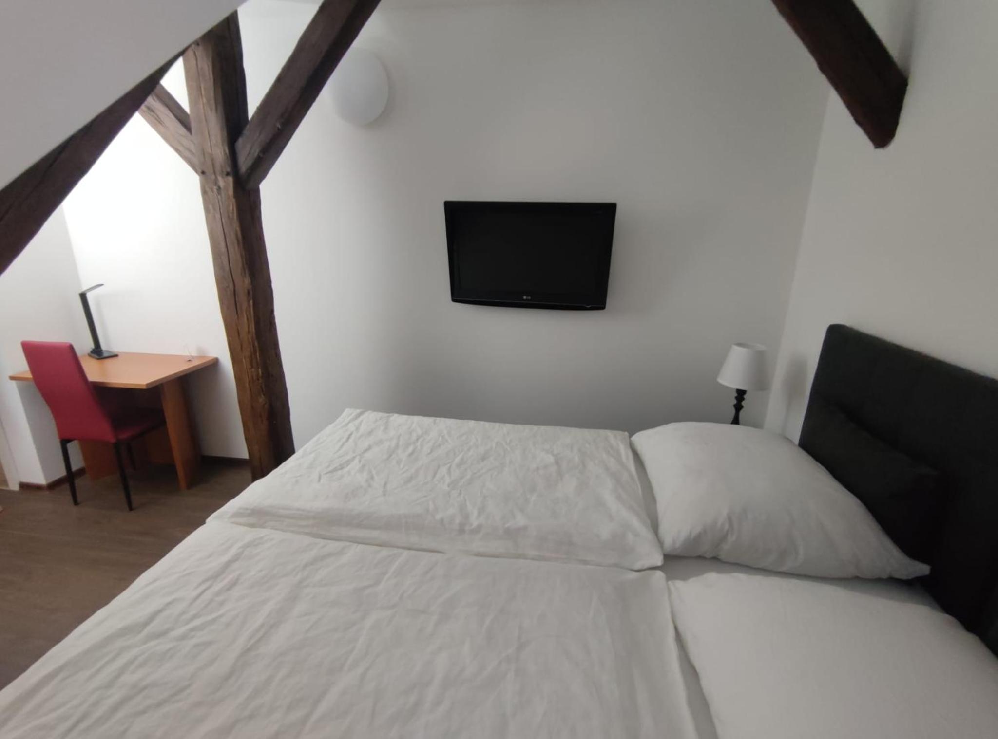 Double or Twin Room with Private Bathroom photo 2