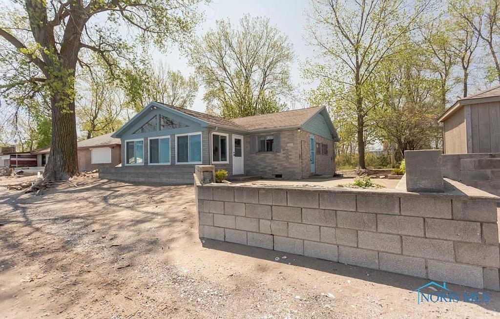 Two-Bedroom House photo 2