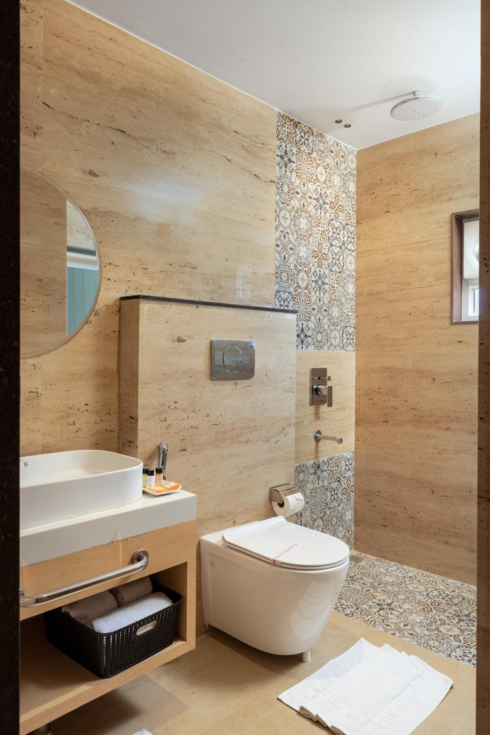Deluxe Double Room with Shower photo 3