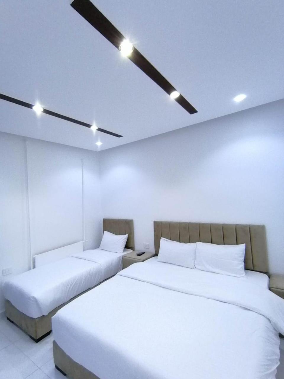 Double or Twin Room photo 3