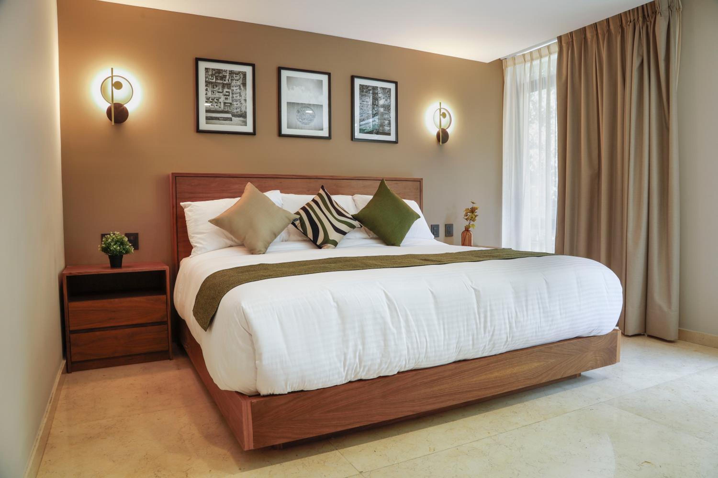 Superior King Suite