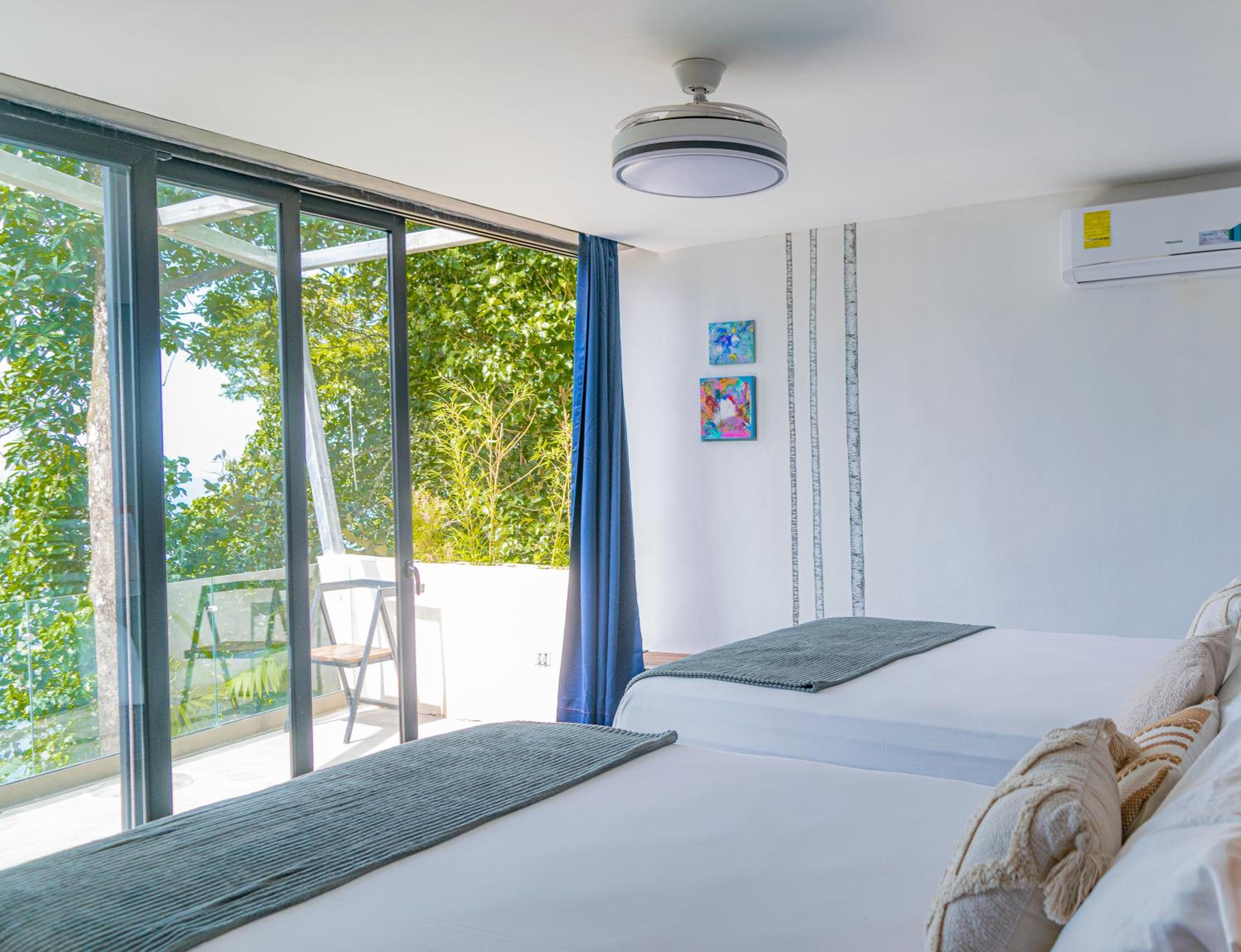 Deluxe Double or Twin Room with Lake View photo 1