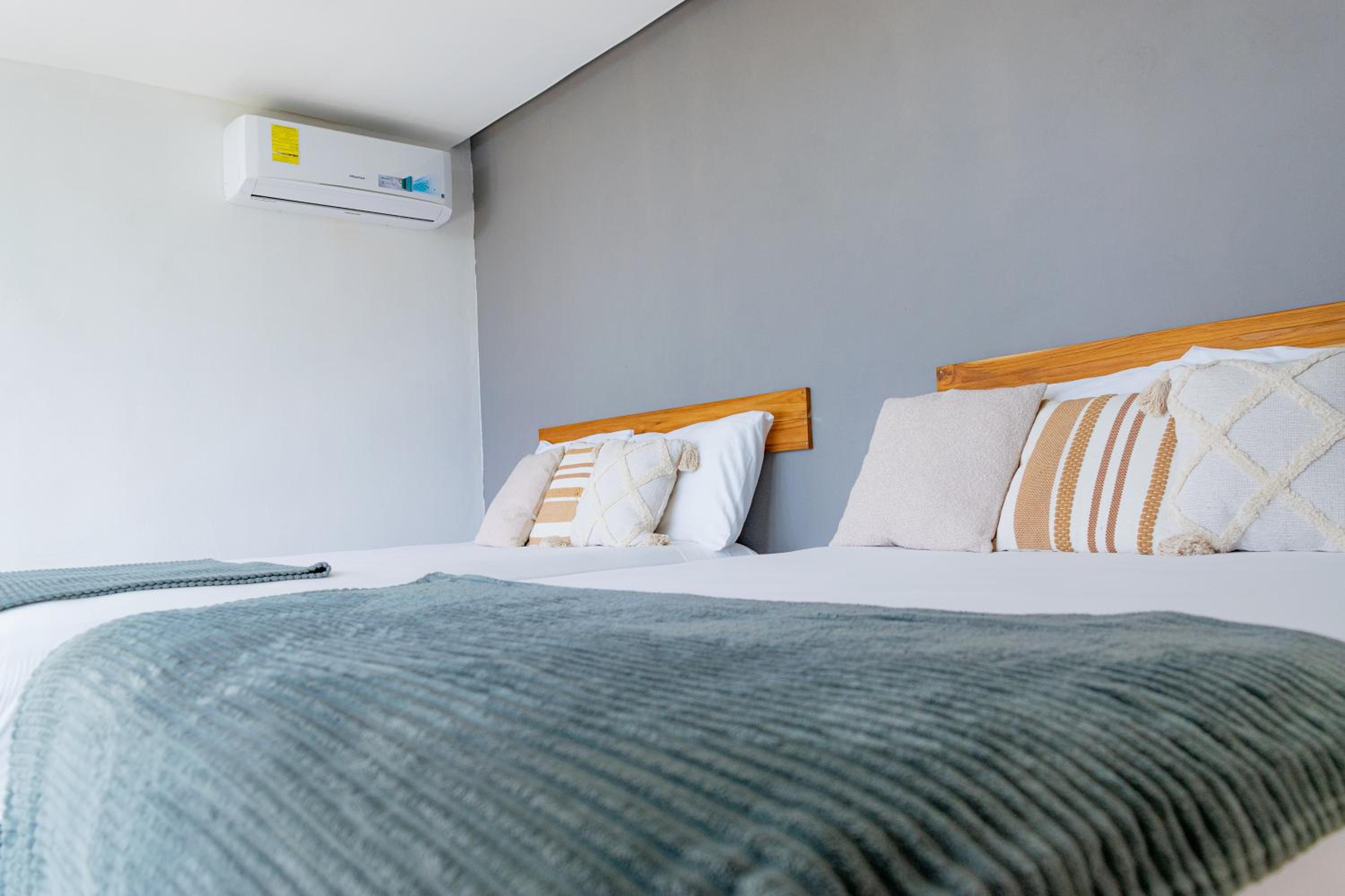 Deluxe Double or Twin Room with Lake View photo 2