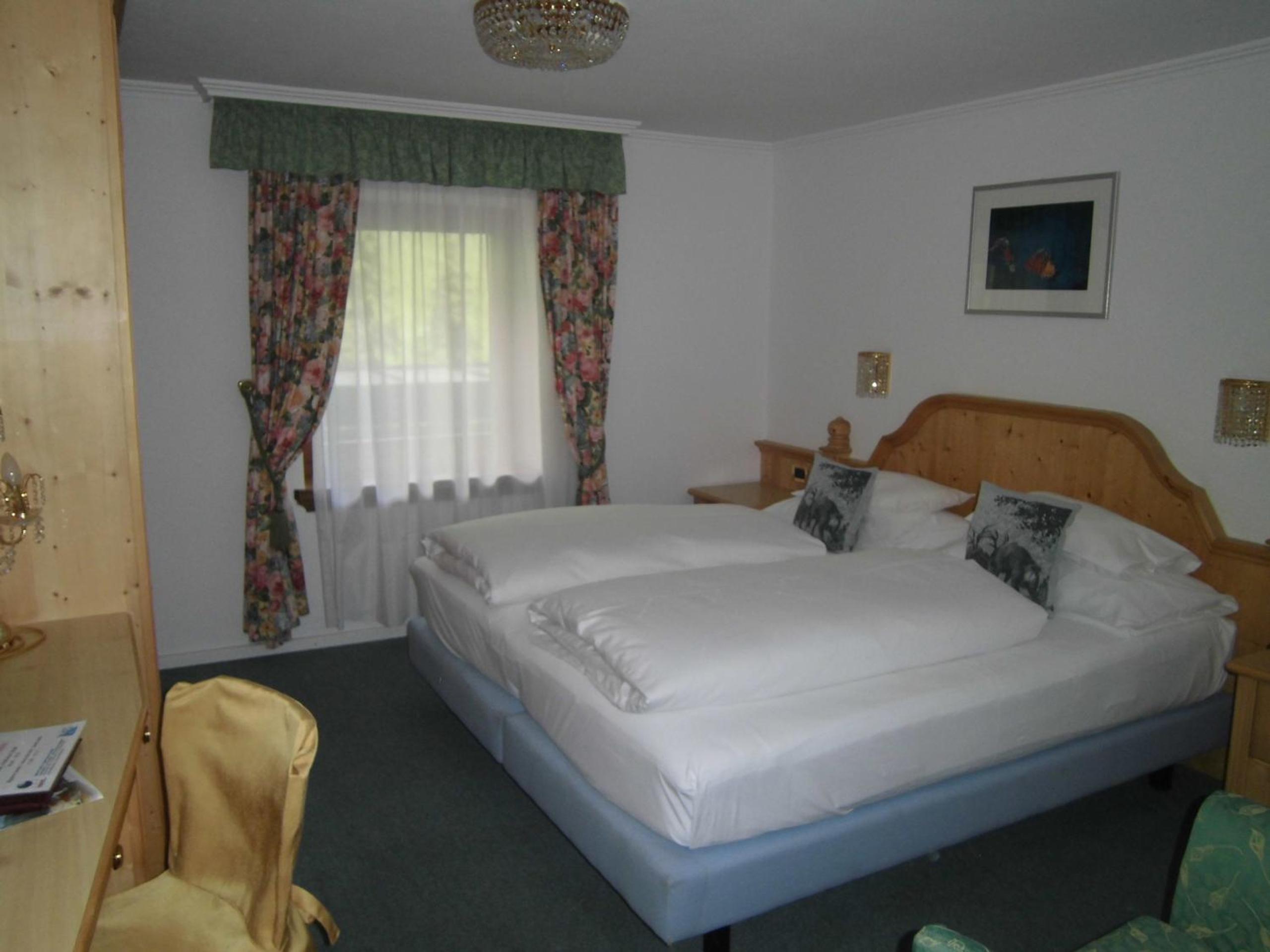 Standard Double or Twin Room photo 2