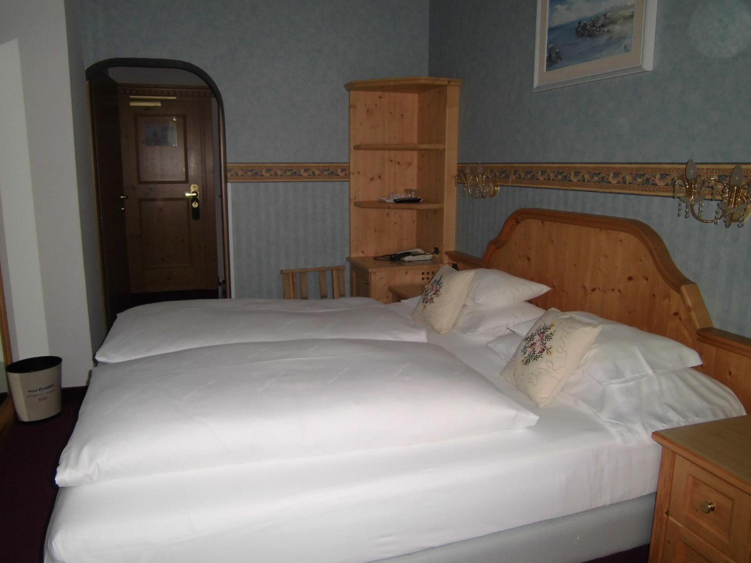 Standard Double or Twin Room photo 3
