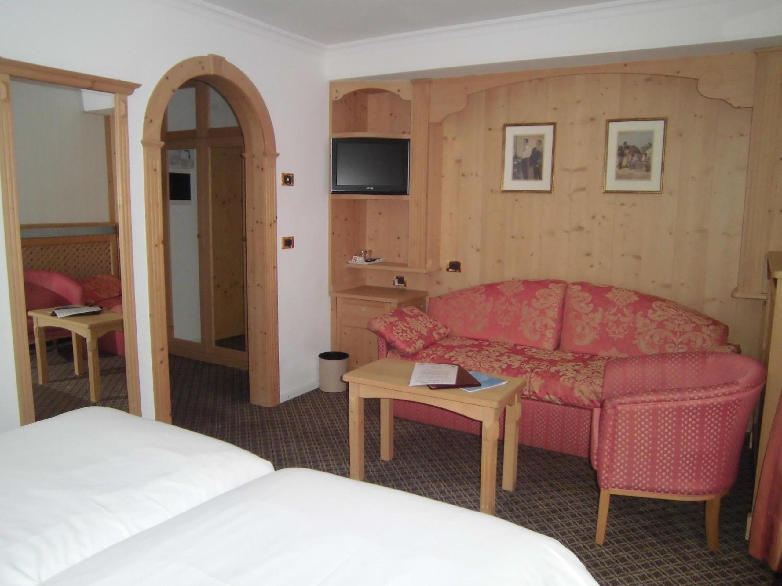 Superior Double or Twin Room photo 2