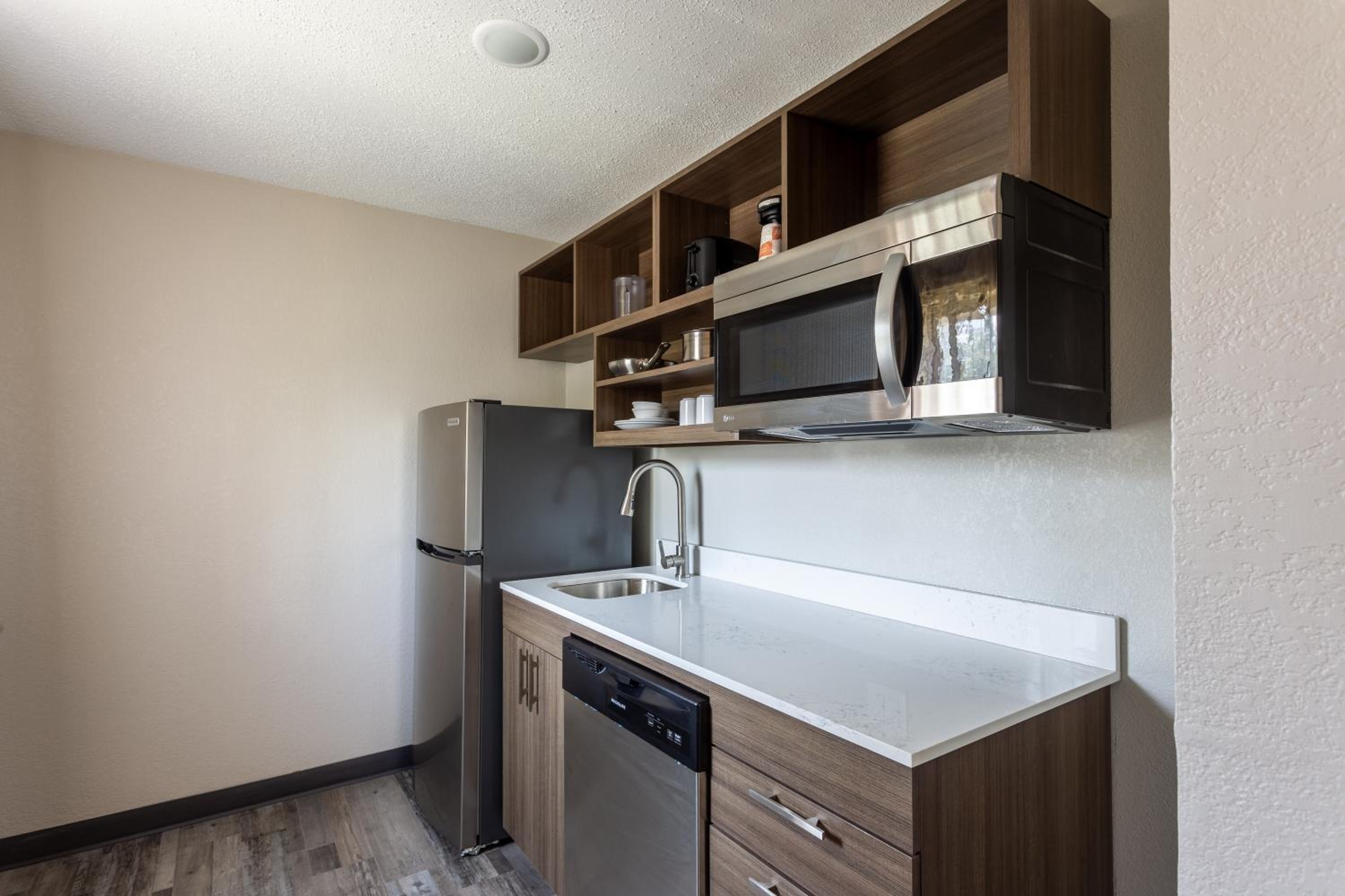 Efficiency Queen Suite with Two Queen Beds and Dishwasher - Non Smoking photo 2