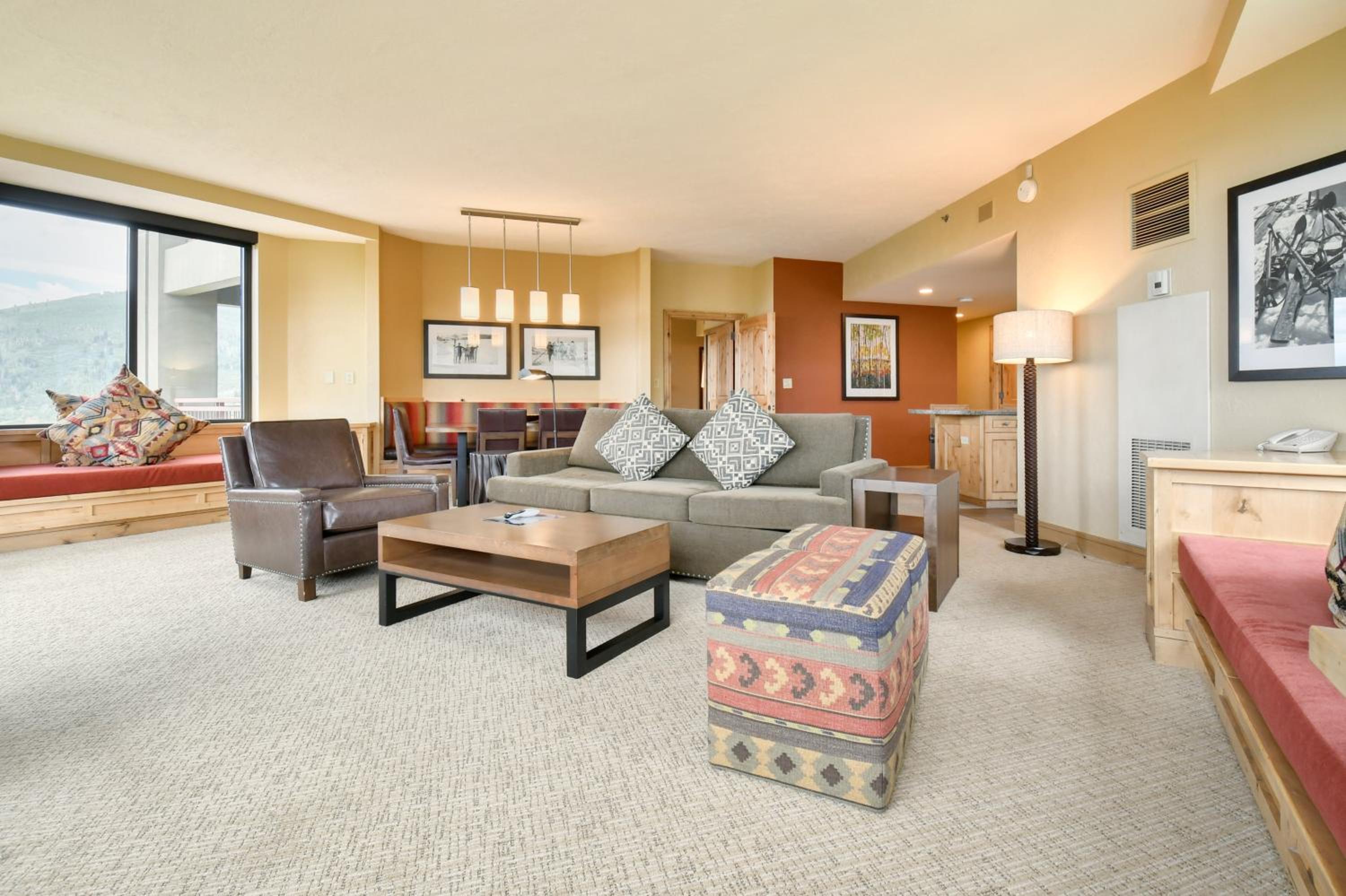 One-bedroom Loft Suite