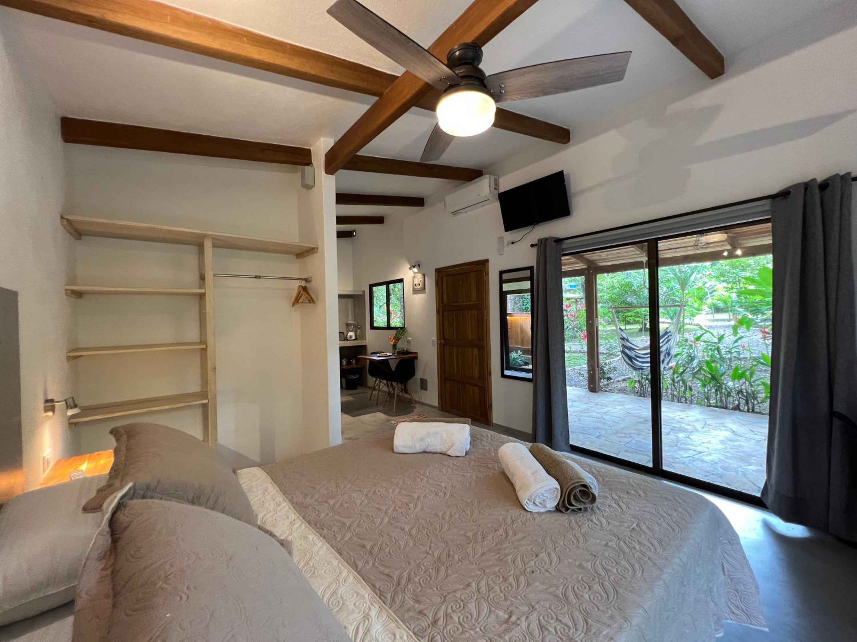 One-Bedroom House photo 2