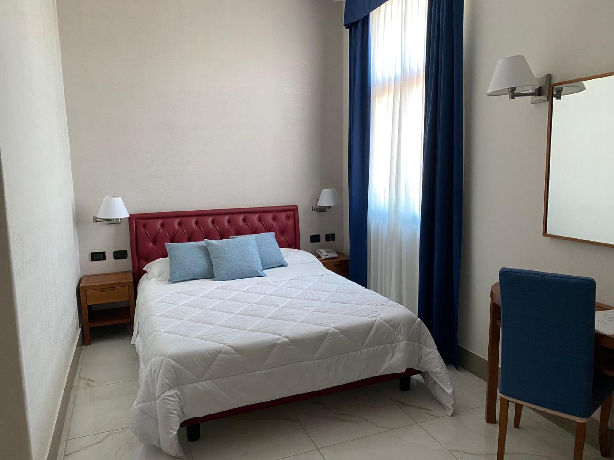 Small Double Room photo 1