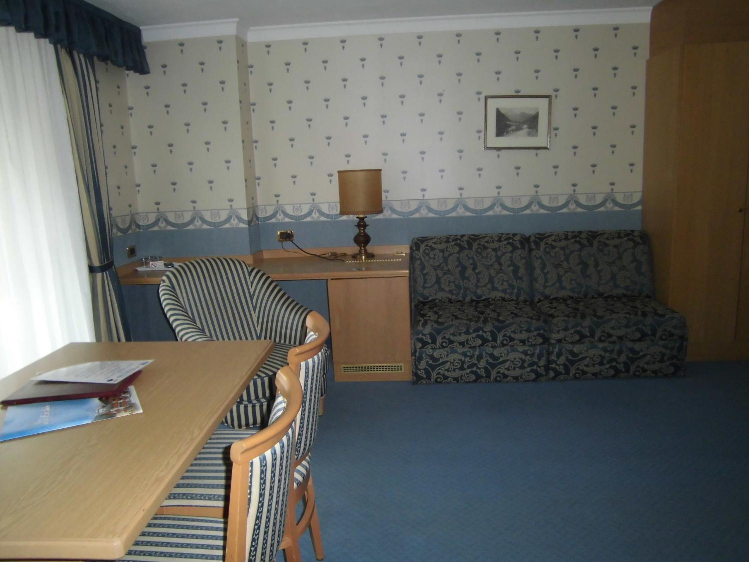Deluxe Double or Twin Room photo 3