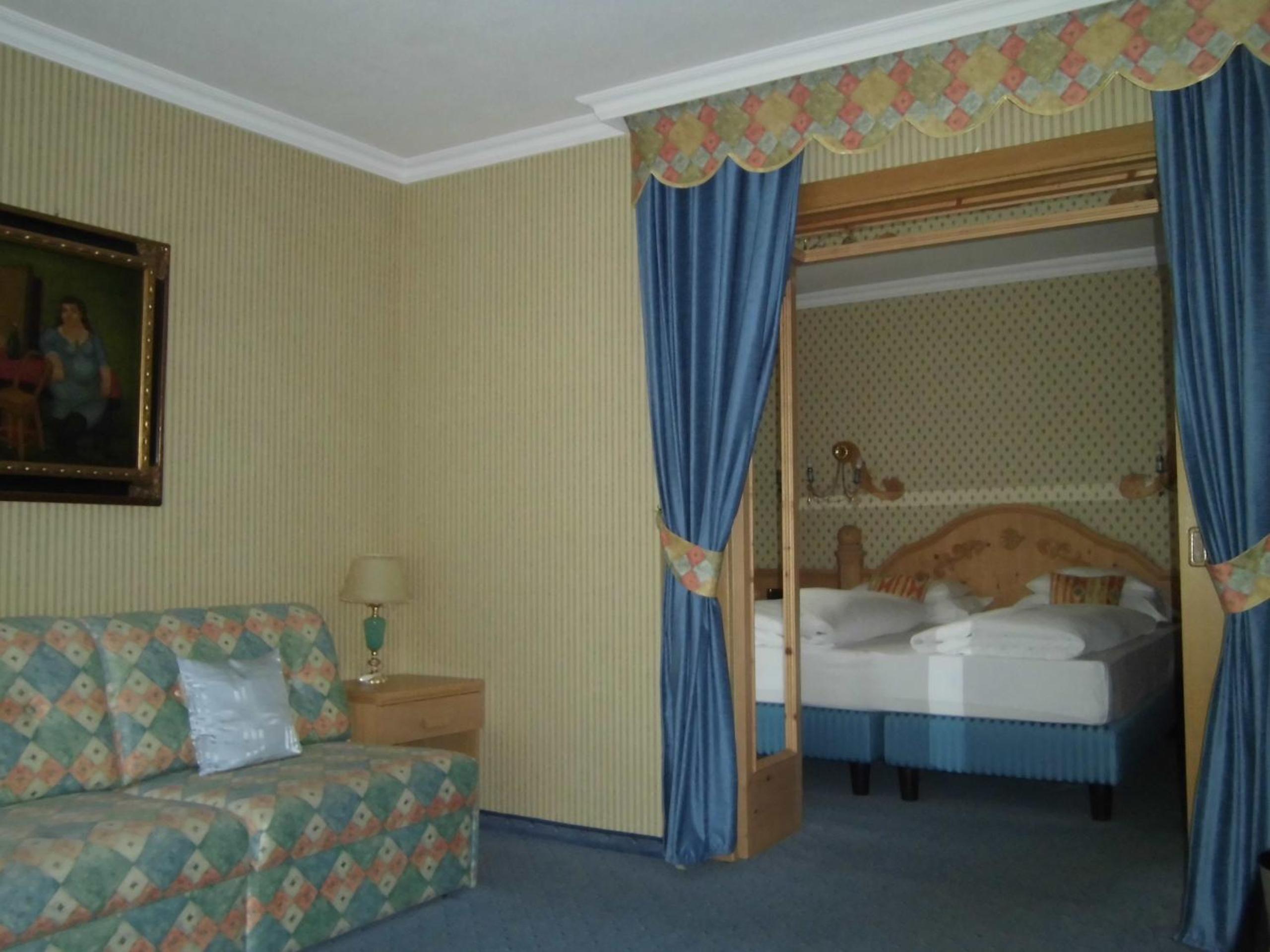Family Room (2 Adults + 2 Children) photo 2