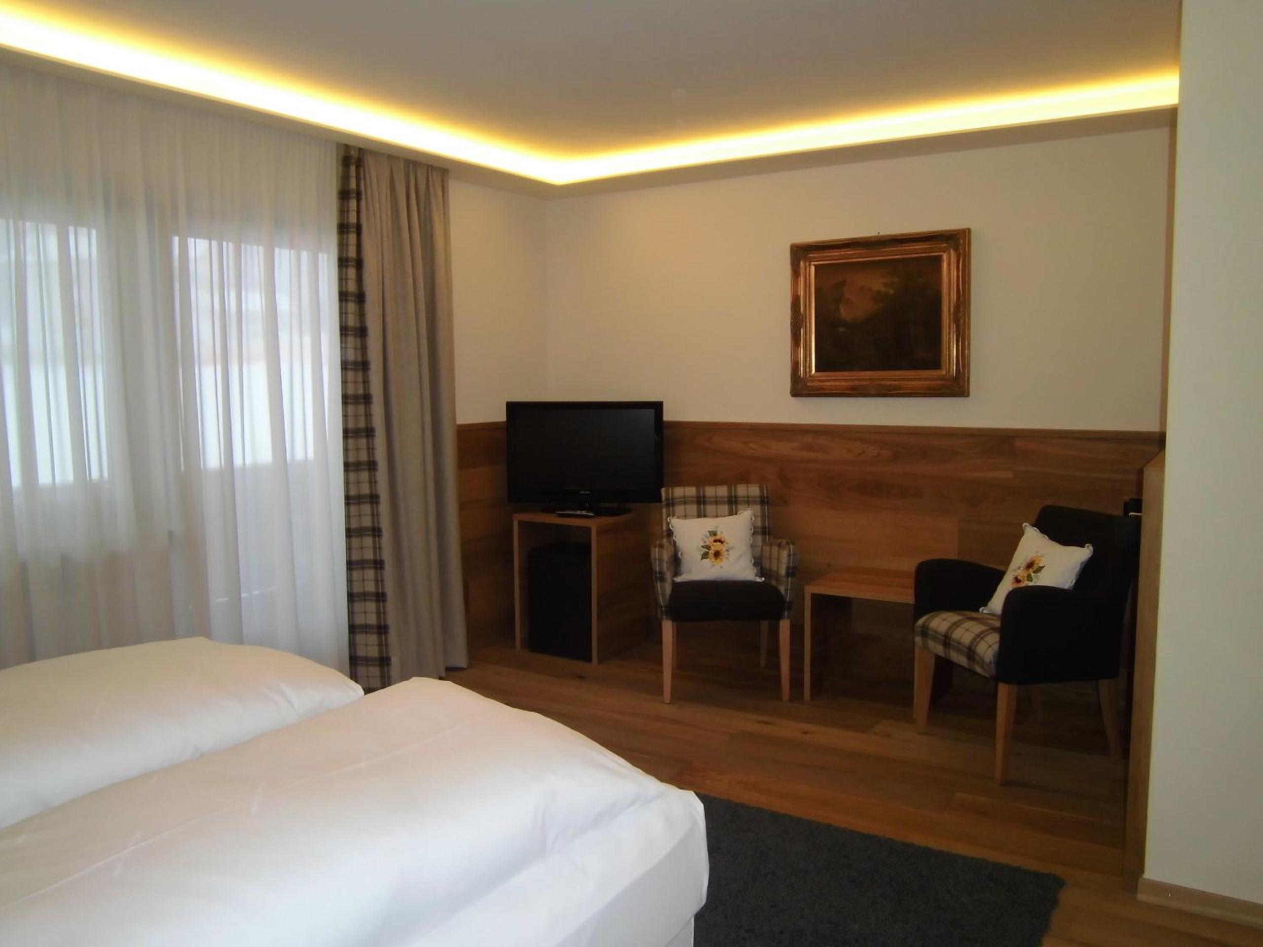 Suite (2 Adults) photo 2