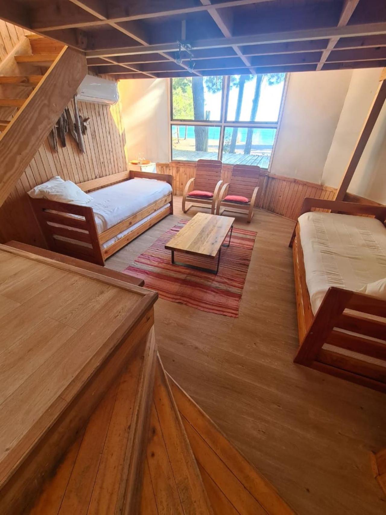 Bungalow (6 Adults)