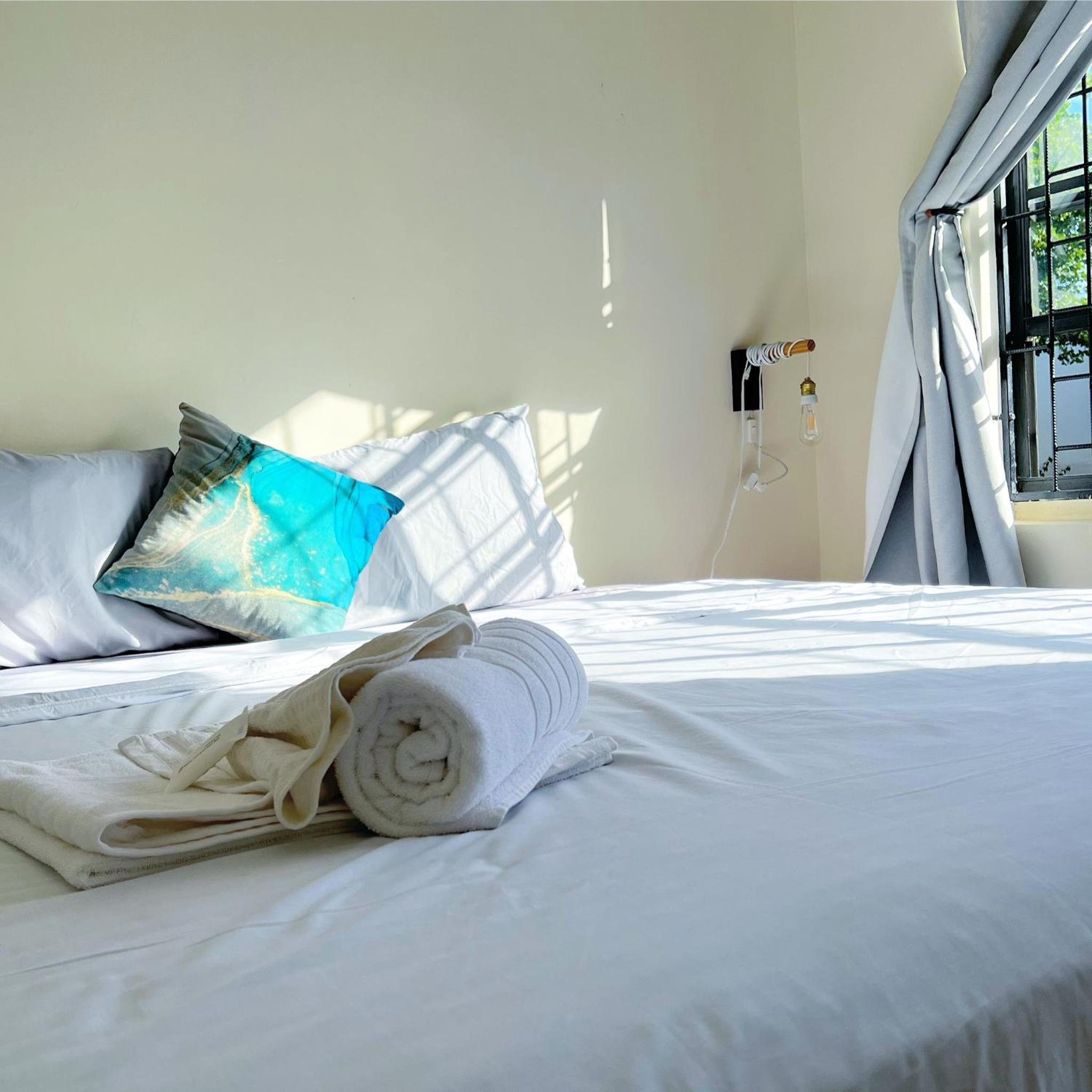 Deluxe Double Room with Shared Kitchen