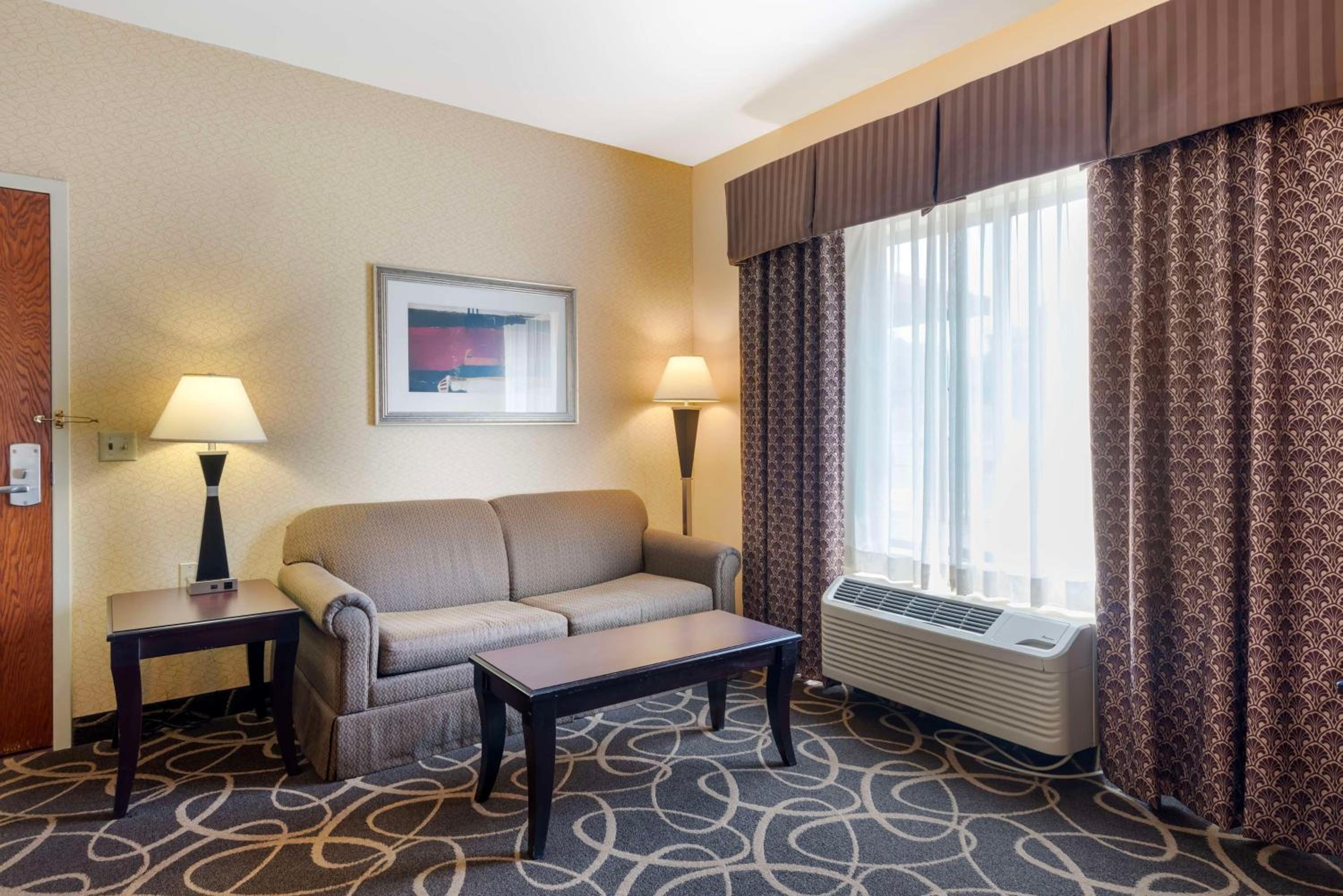 King Suite with Sofa Bed - Non-Smoking